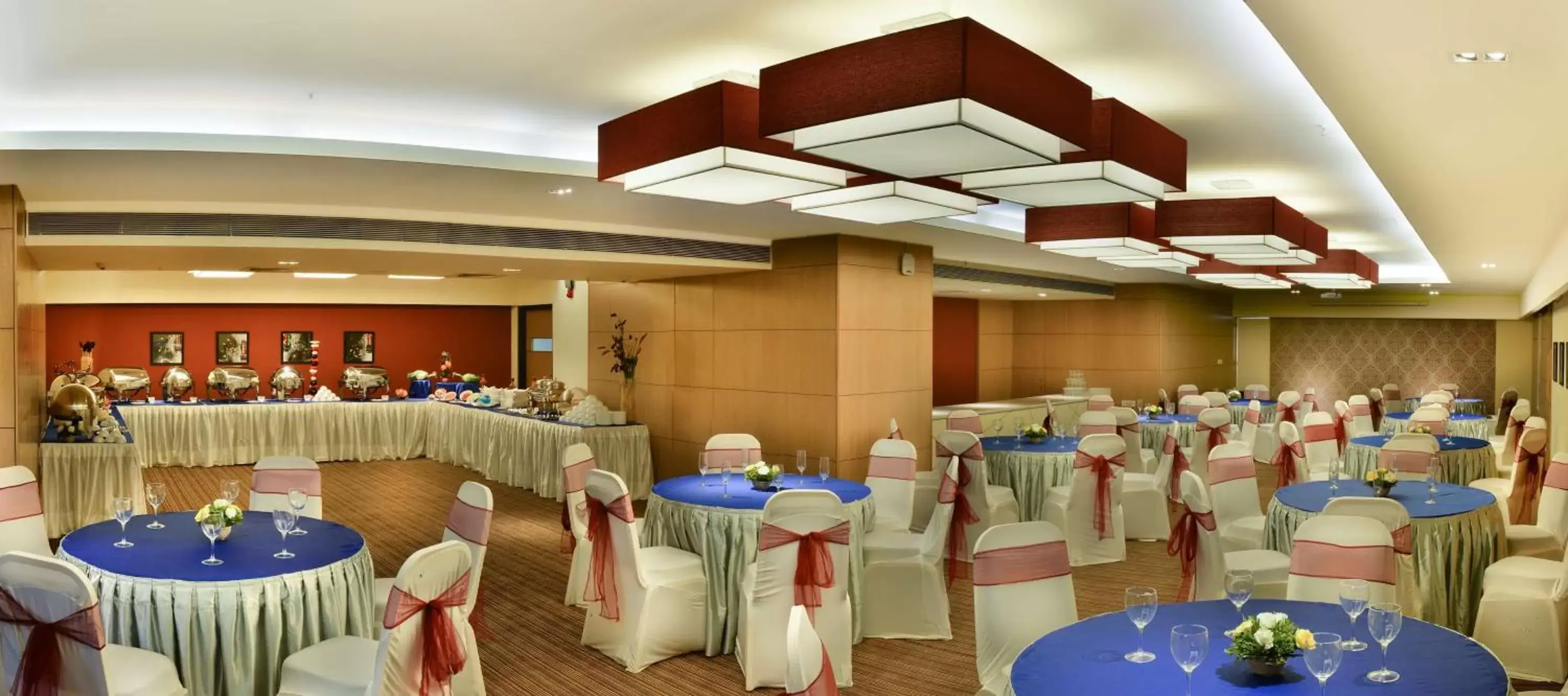 Meeting/conference room, Banquet Facilities in Hampton by Hilton Vadodara-Alkapuri