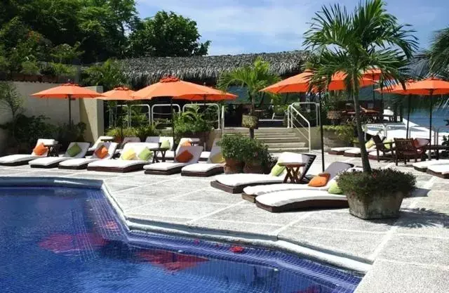 Swimming Pool in Hotel Aura del Mar