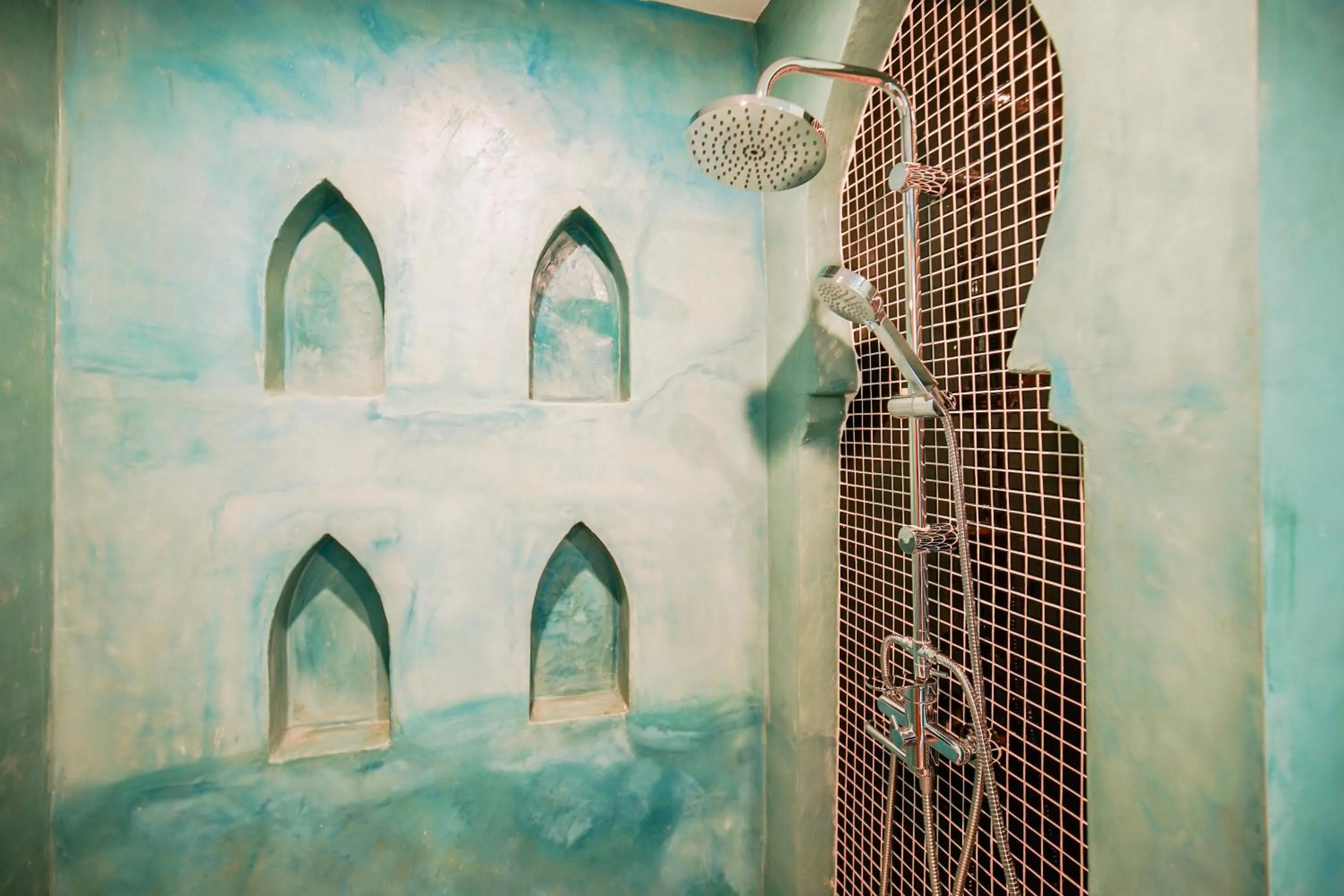 Shower in Khaleej Mass Hotel Patong