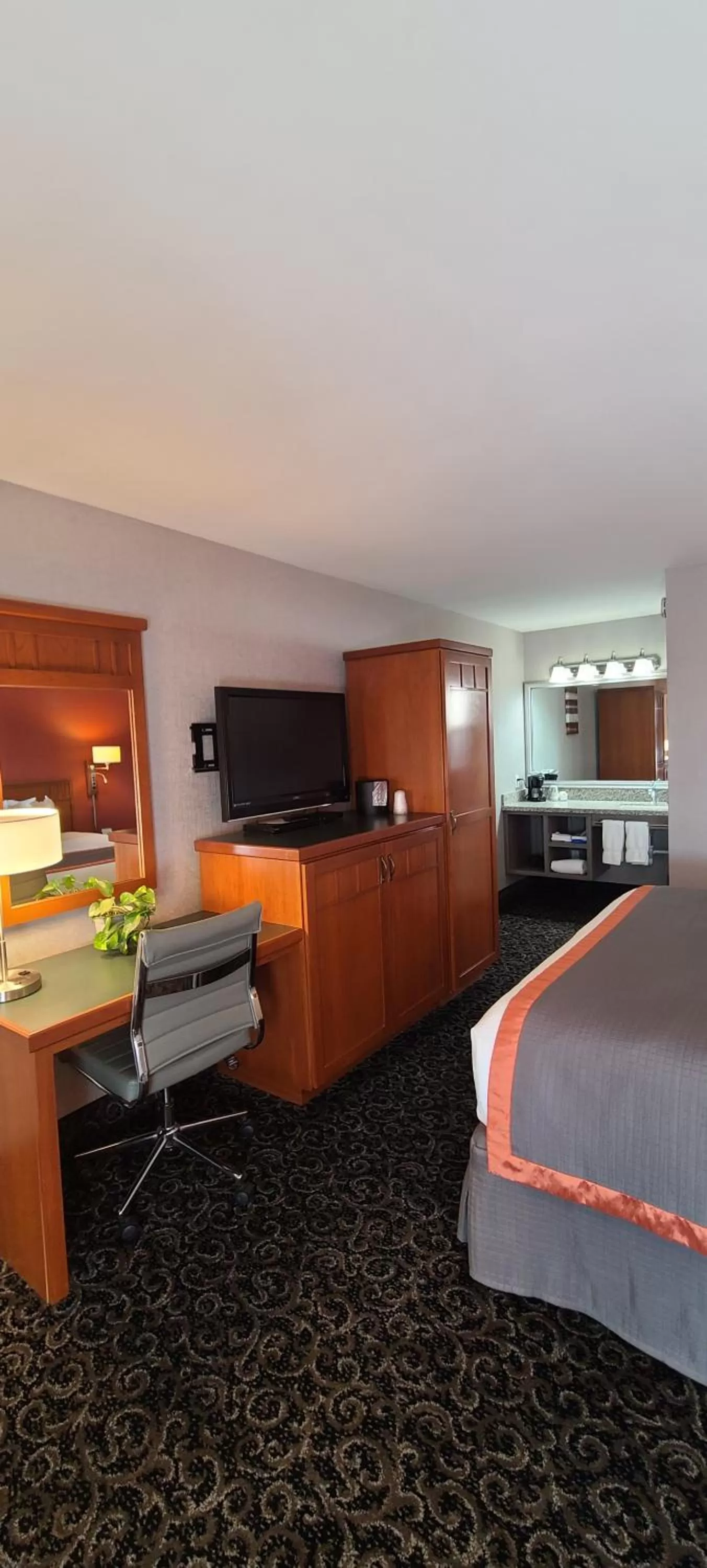 Photo of the whole room, Bed in Dow Villa Motel