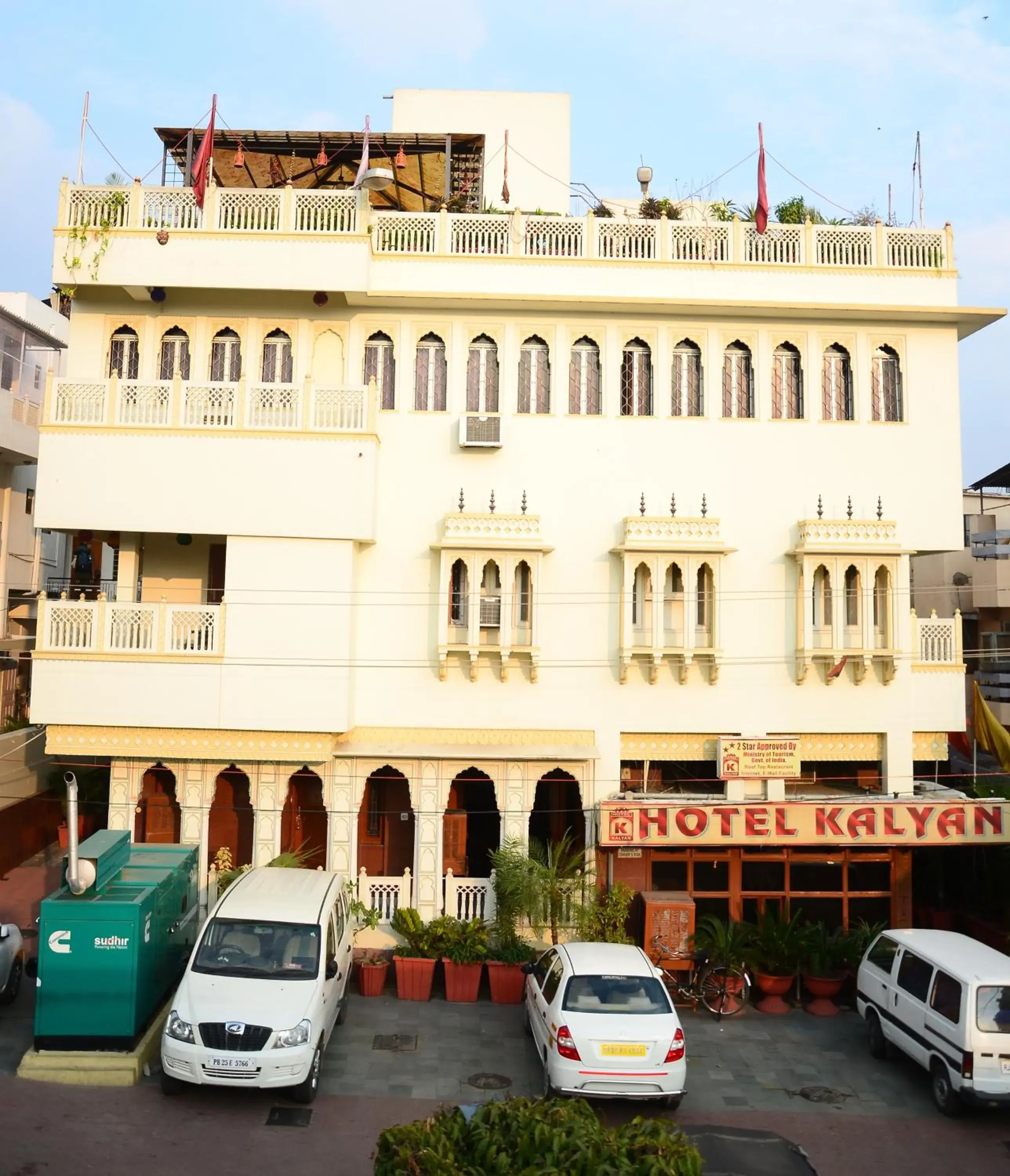 Facade/entrance, Property Building in Hotel Kalyan