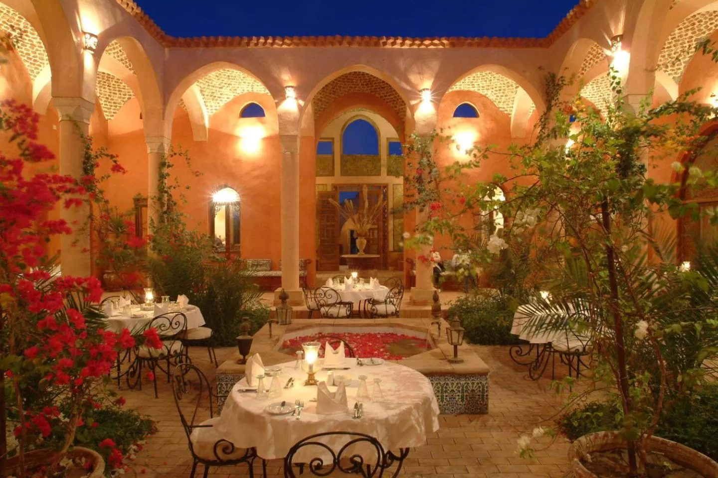 Restaurant/places to eat in Al Moudira Hotel