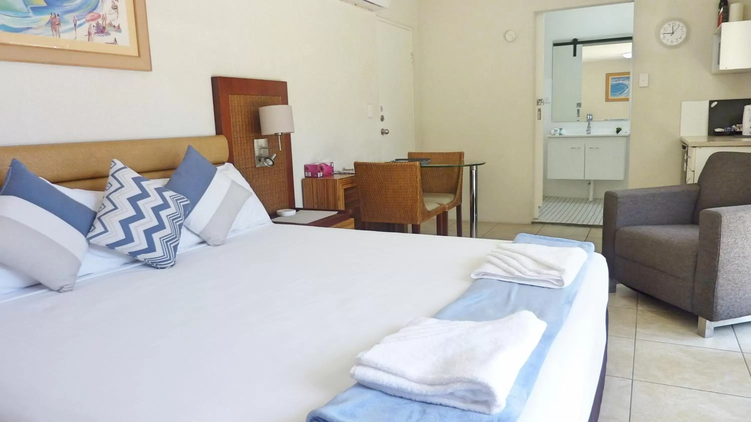 Deluxe King Room in Jadran Motel & El Jays Holiday Lodge Deluxe King Room in Jadran Motel & El Jays Holiday Lodge