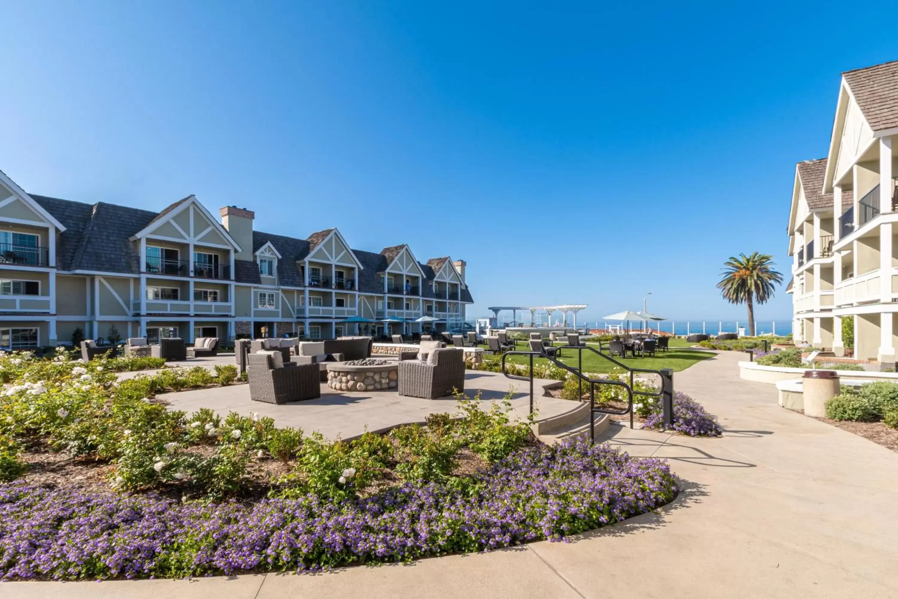 Garden in Carlsbad Inn Beach Resort