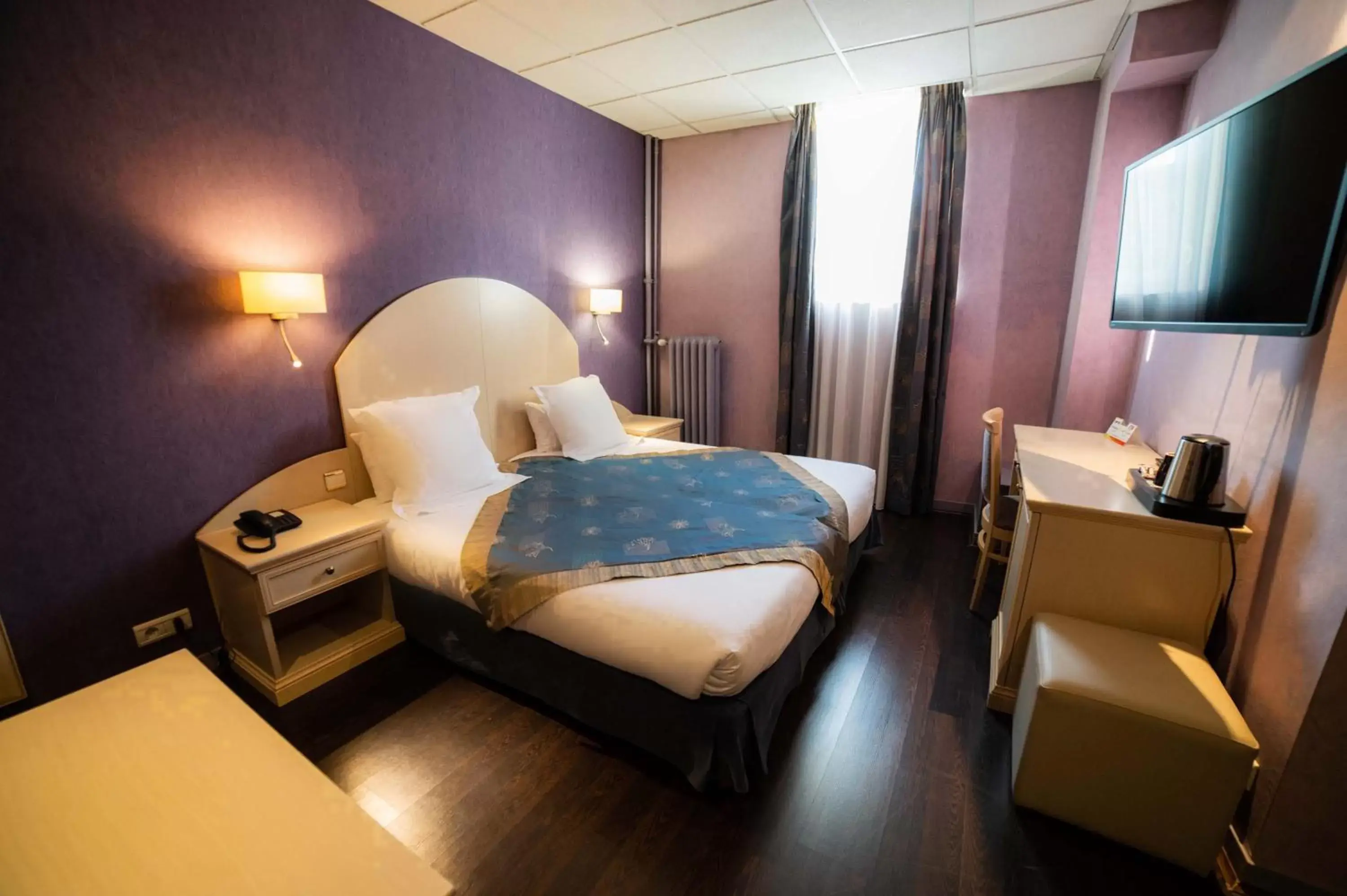 Family Room (4 People) in Logis Hotel Darcy Dijon Centre Family Room (4 People) in Logis Hotel Darcy Dijon Centre