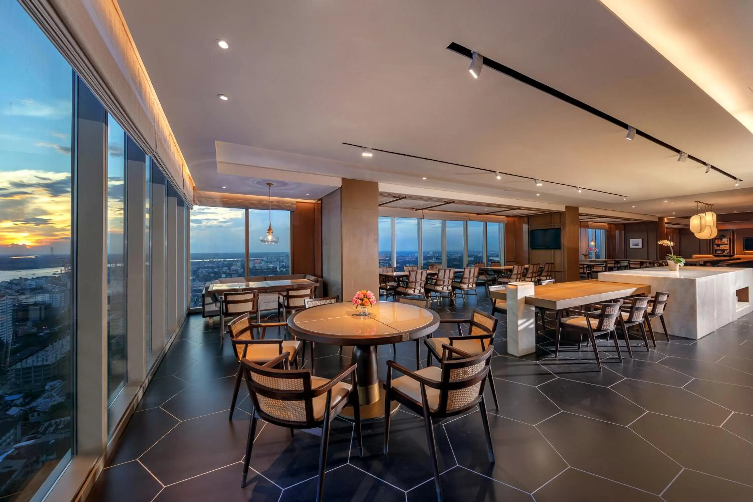 Lounge or bar in Pan Pacific Yangon