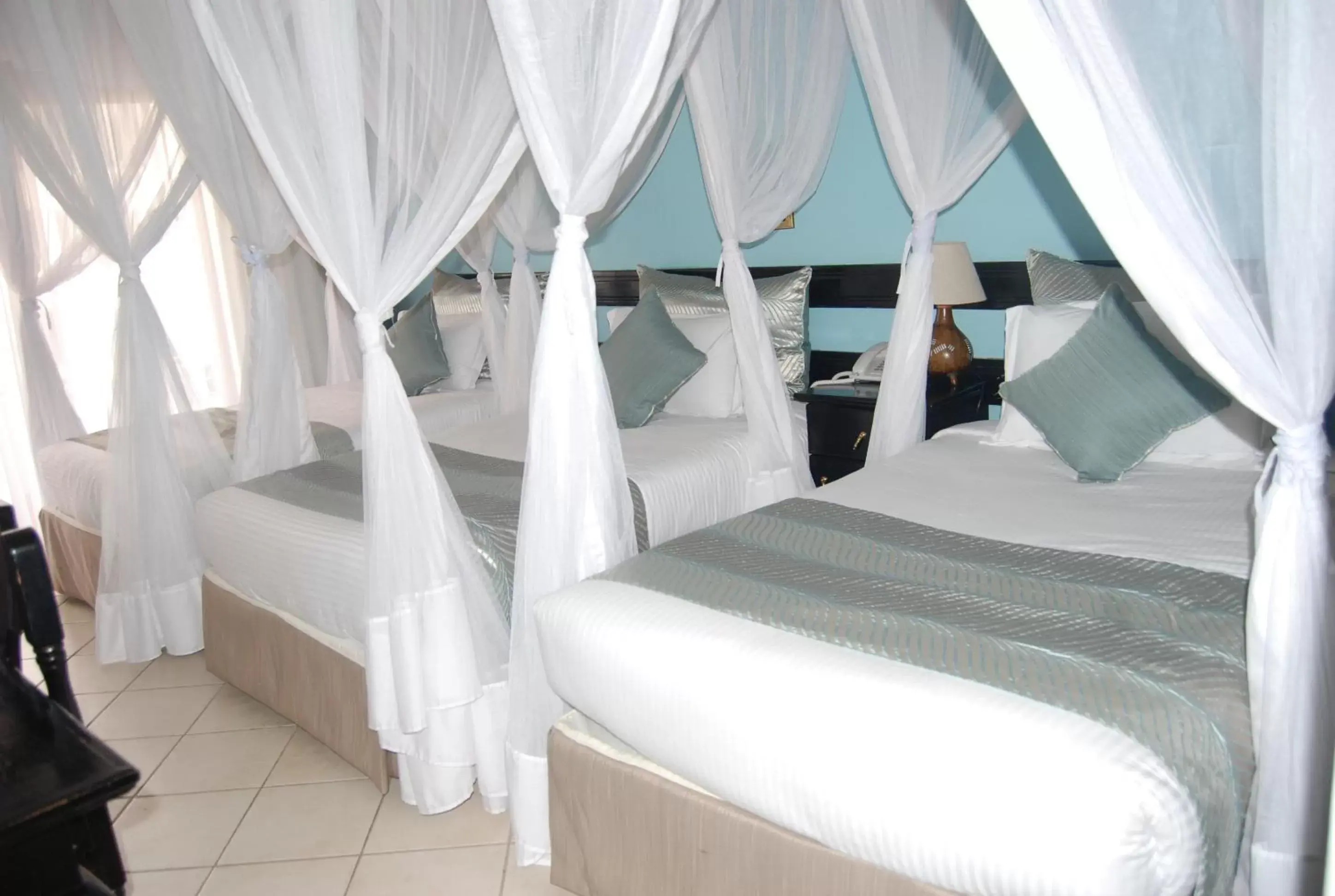 Triple Room with City View - single occupancy in Marble Arch Hotel Triple Room with City View - single occupancy in Marble Arch Hotel