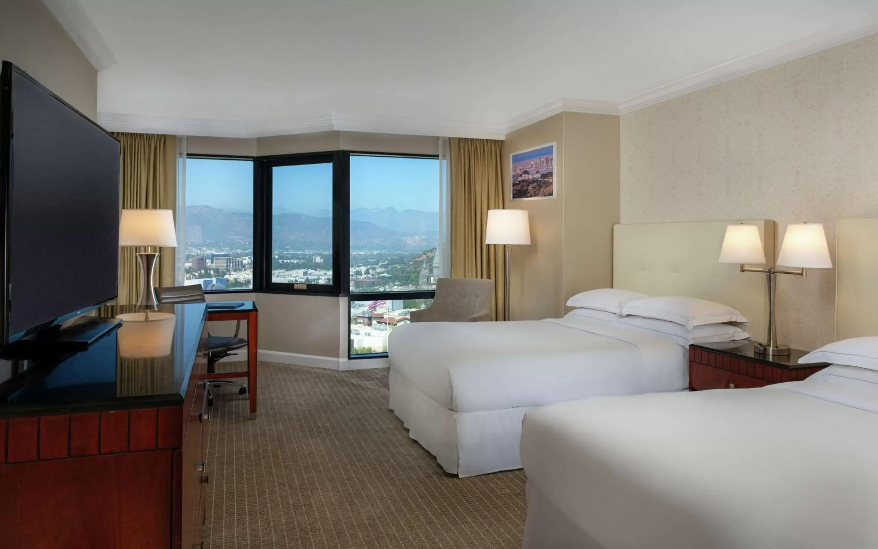 Bedroom in Hilton Los Angeles-Universal City