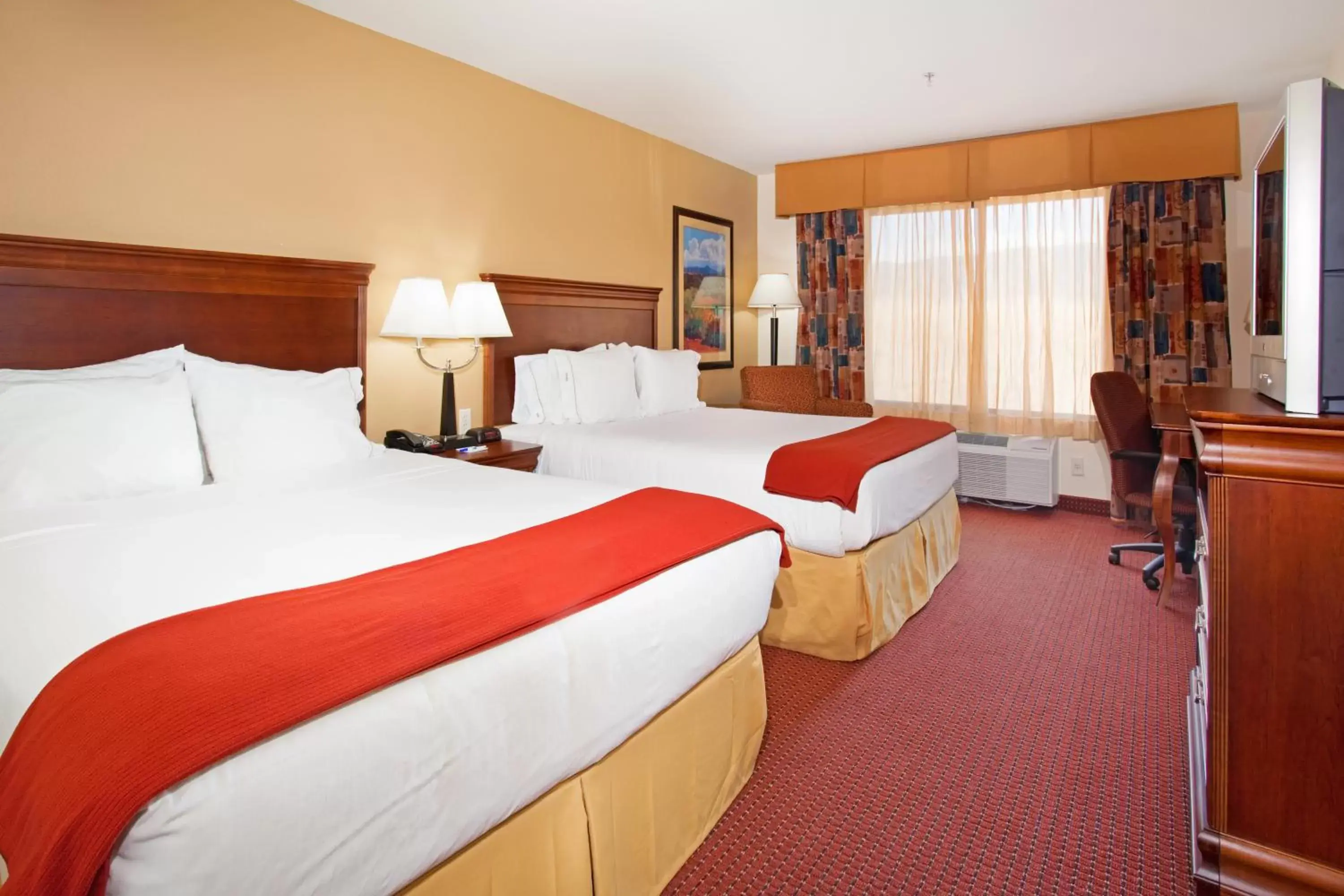 Bed in Holiday Inn Express Hotel & Suites Tooele, an IHG Hotel