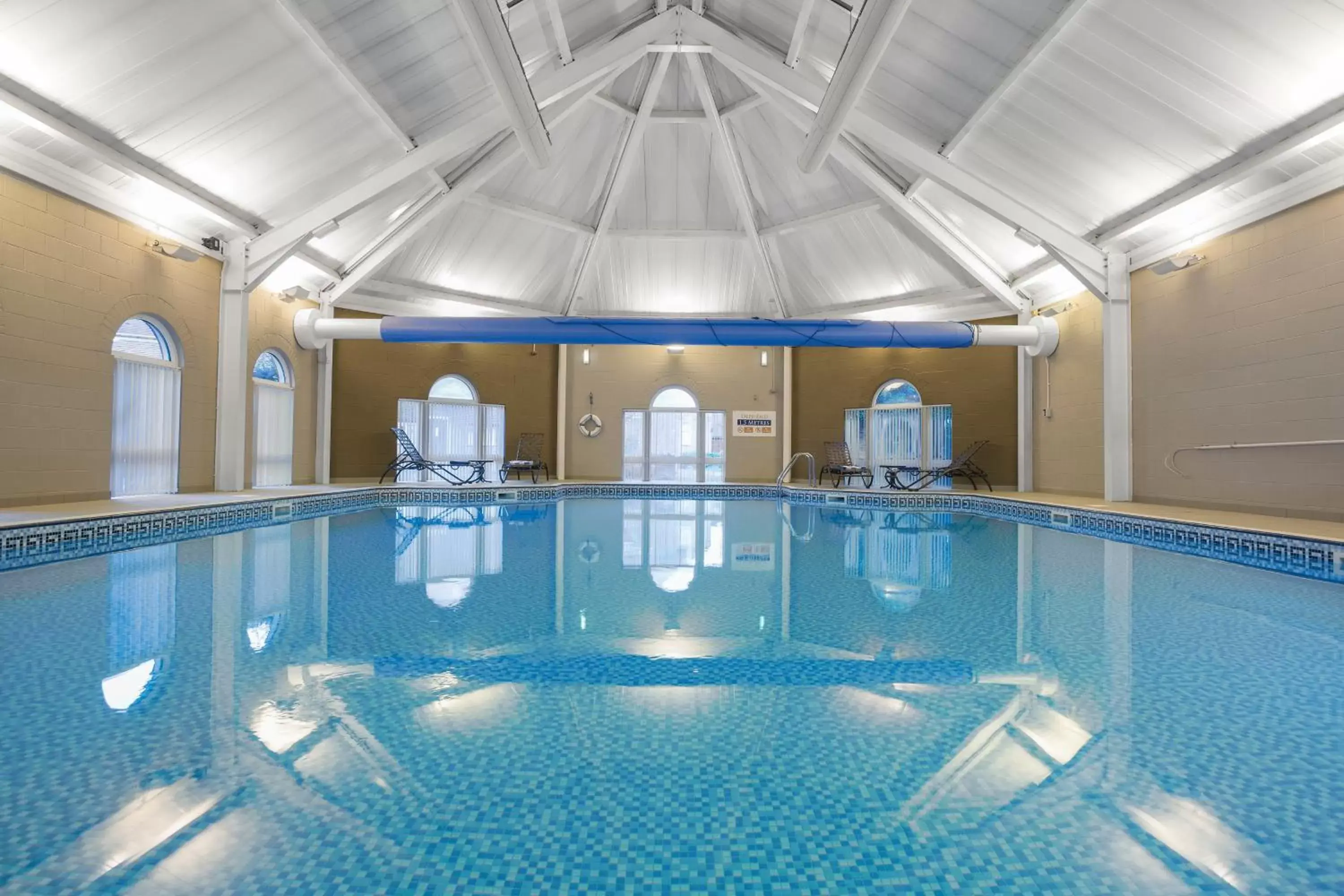 Swimming Pool in Wychnor Park Country Club