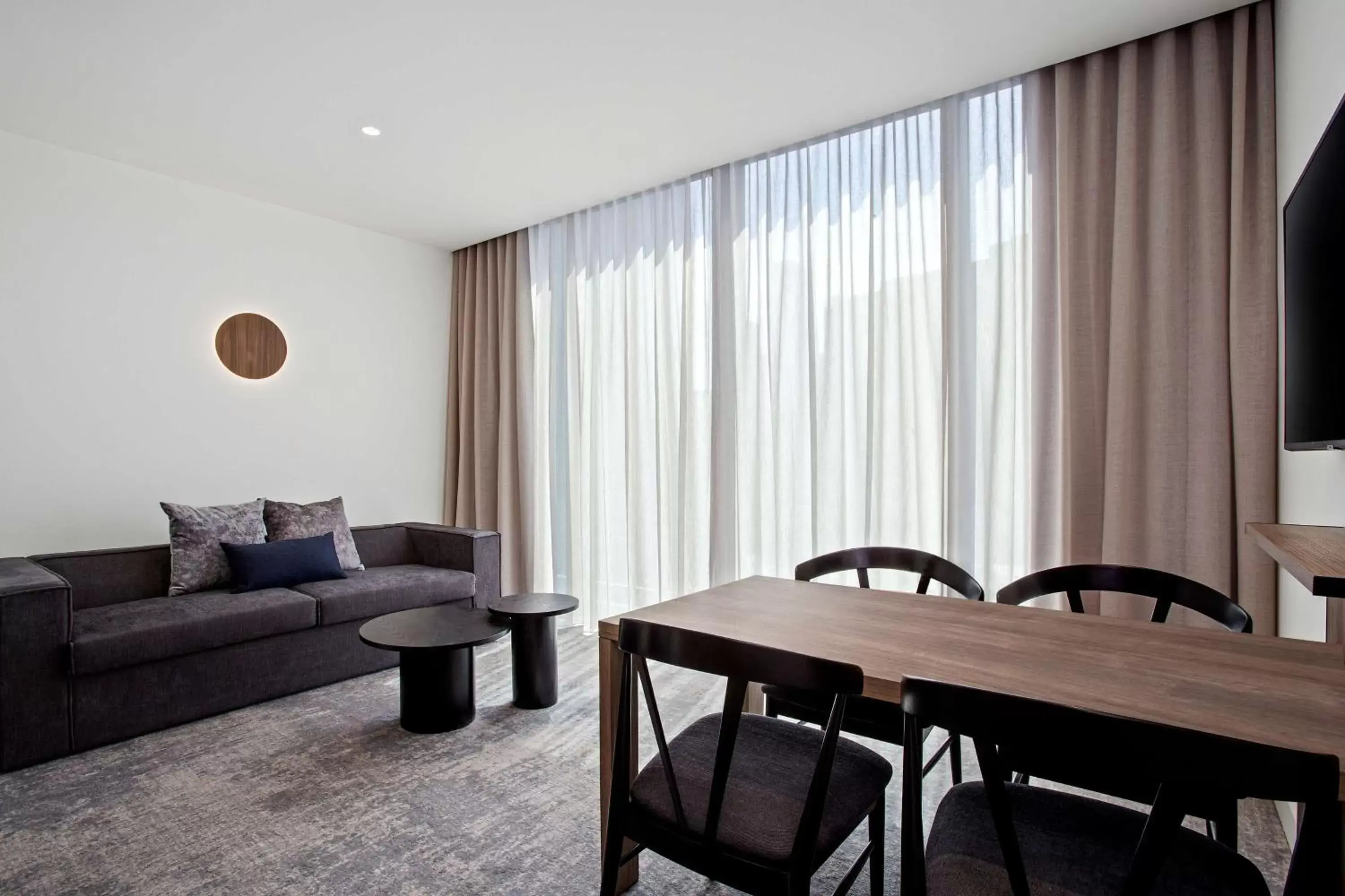 Bedroom, Dining Area in Adina Apartment Hotel Melbourne Southbank