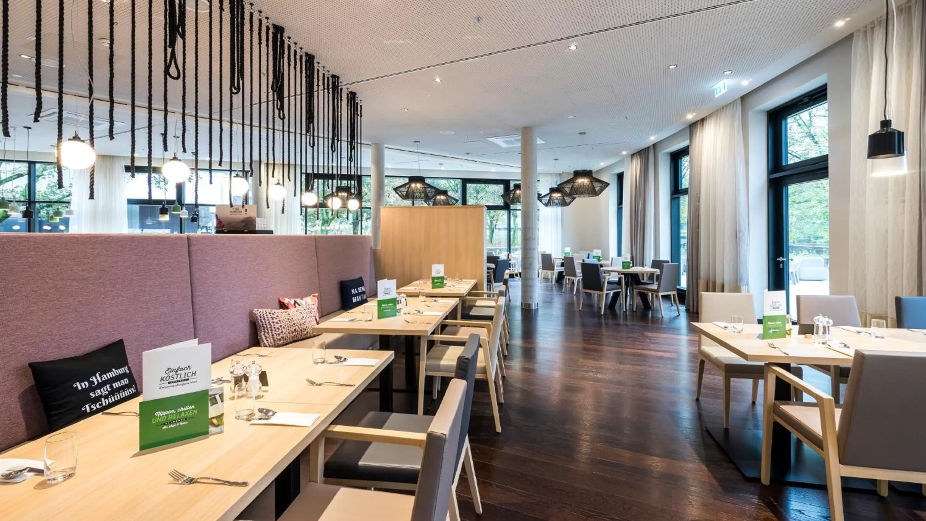 Restaurant/places to eat in Holiday Inn Hamburg - City Nord by IHG