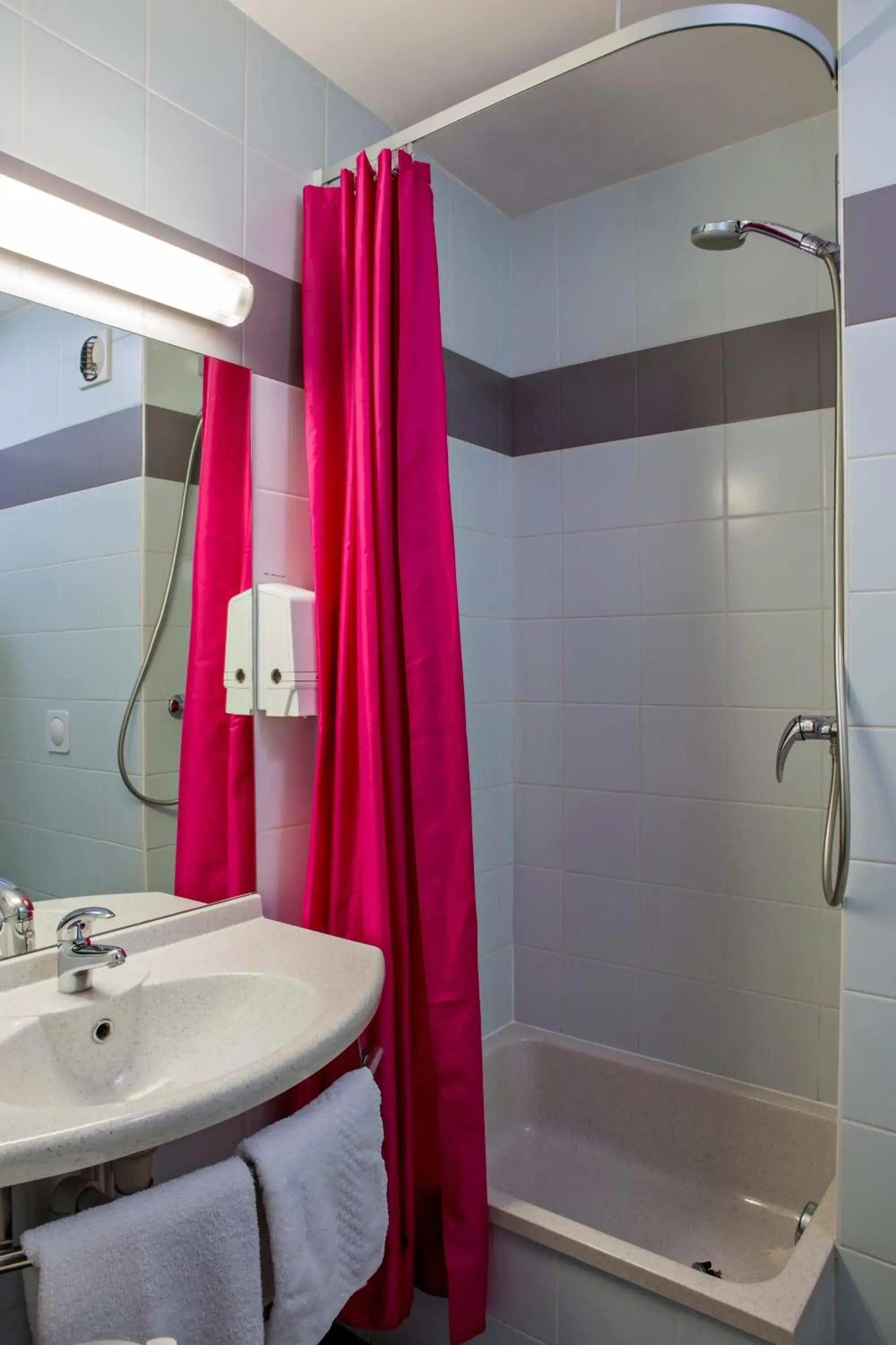 Shower, Bathroom in Hotel Aurena