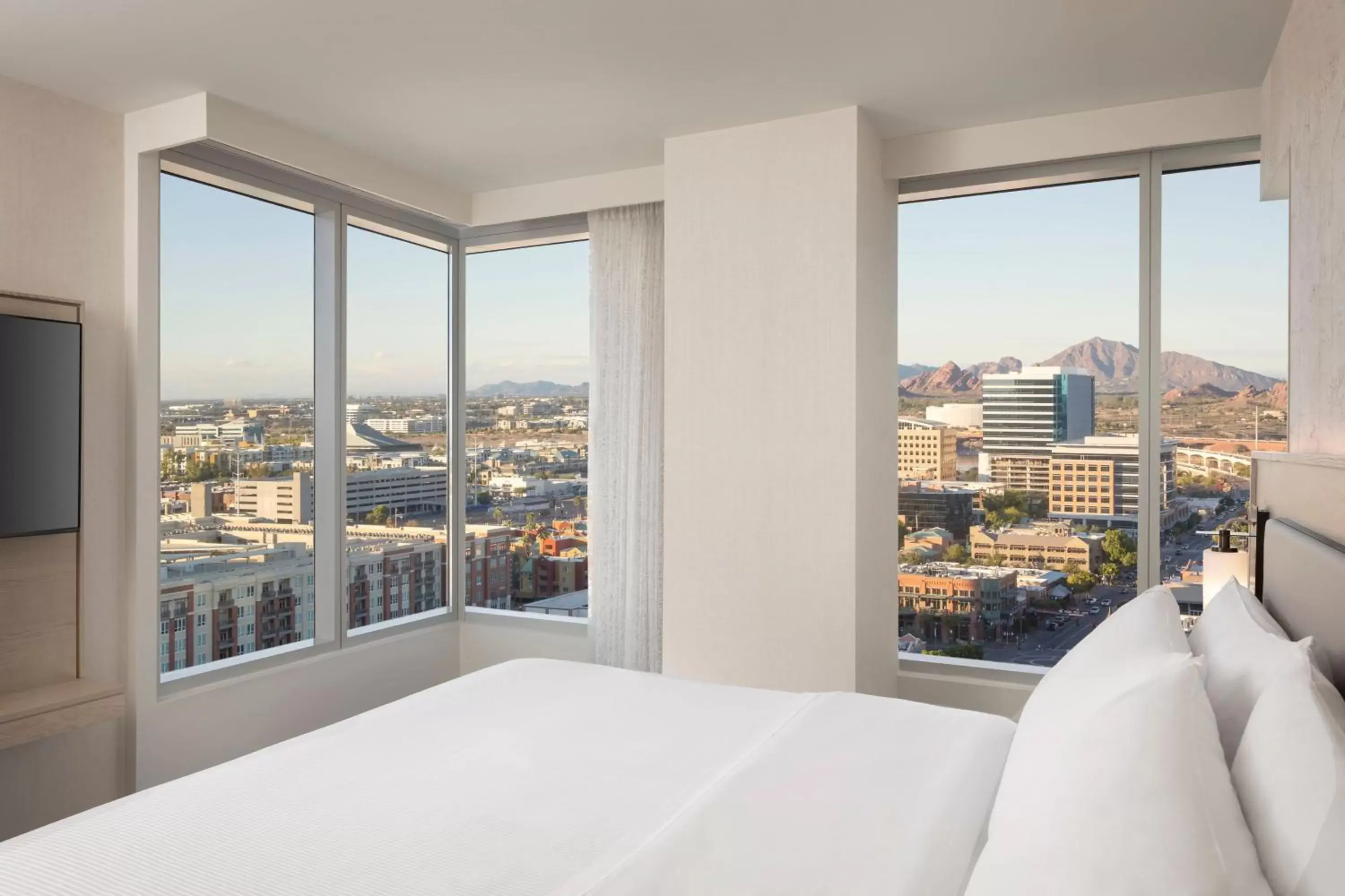 Bedroom, City View in The Westin Tempe