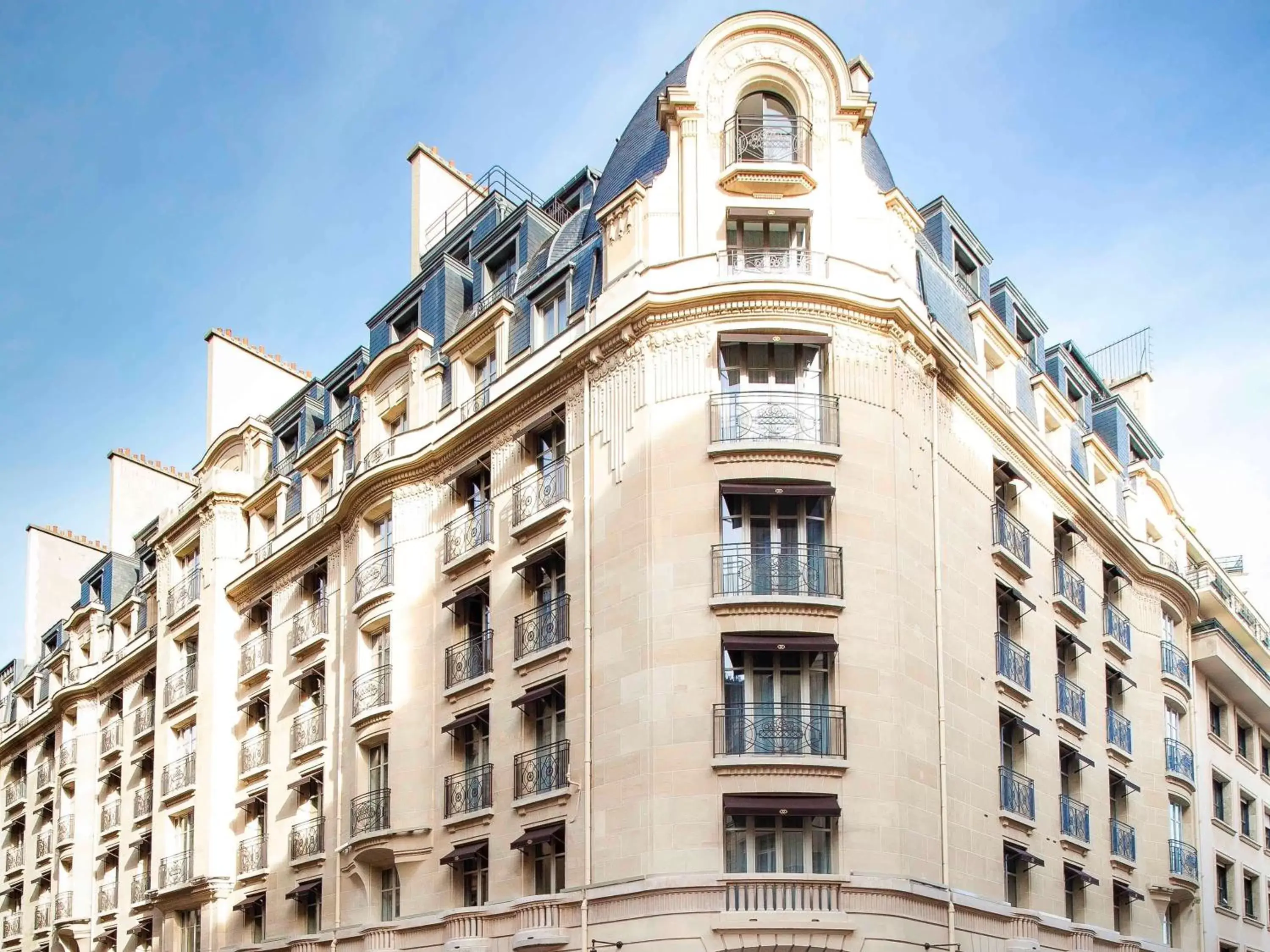 Property Building in Sofitel Paris Arc De Triomphe