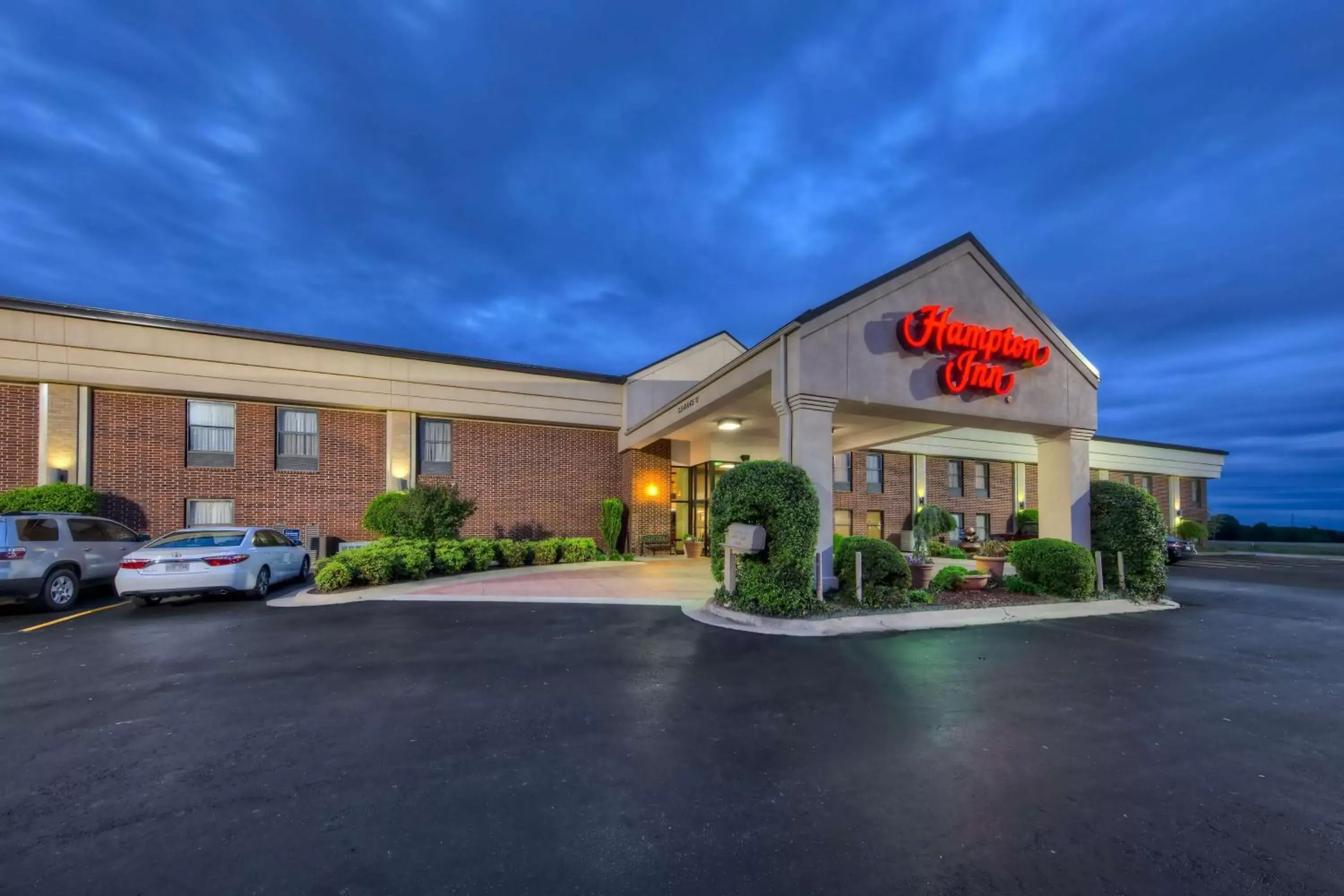 Property Building in Hampton Inn Clarksville