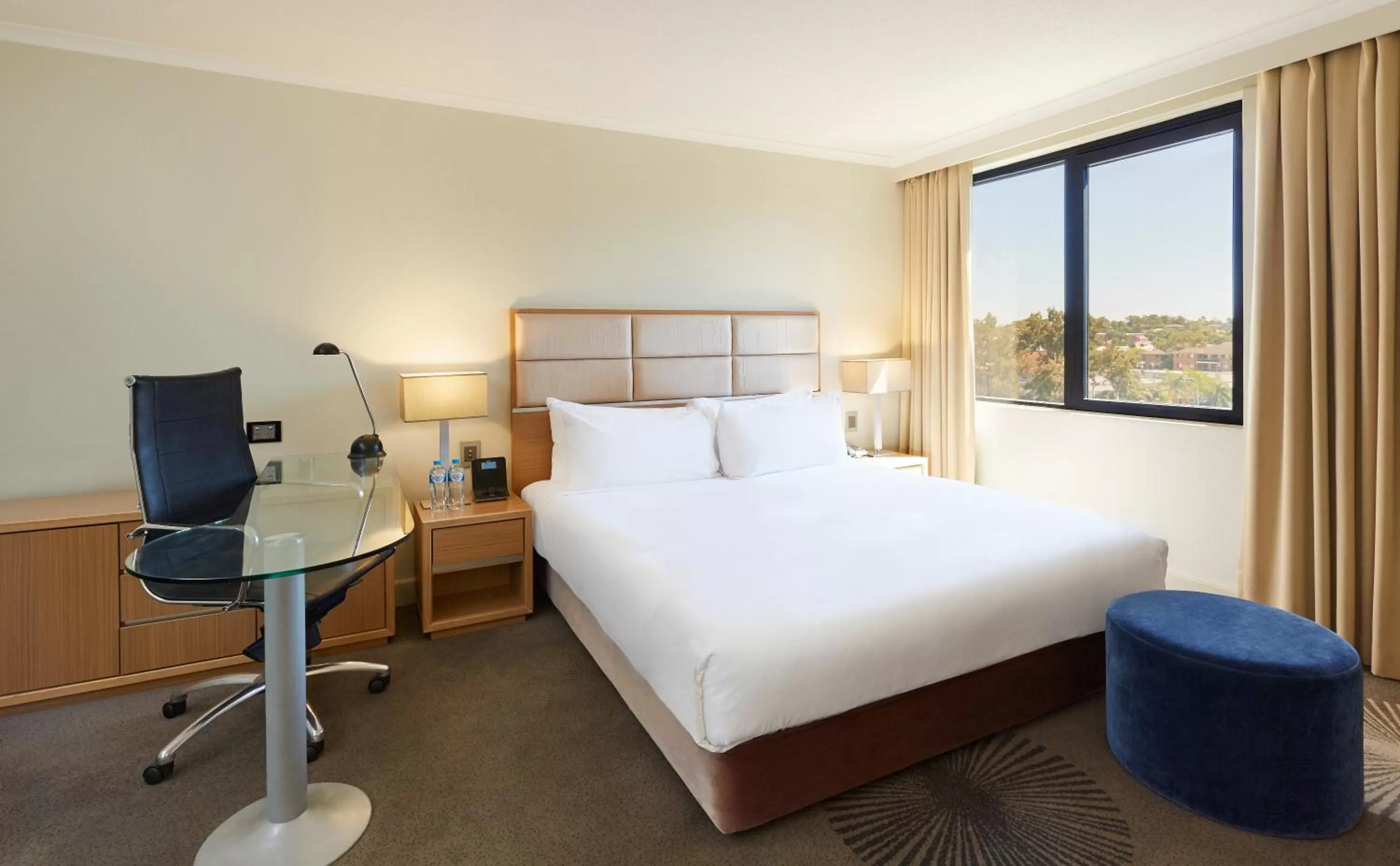Bed in Holiday Inn Parramatta by IHG