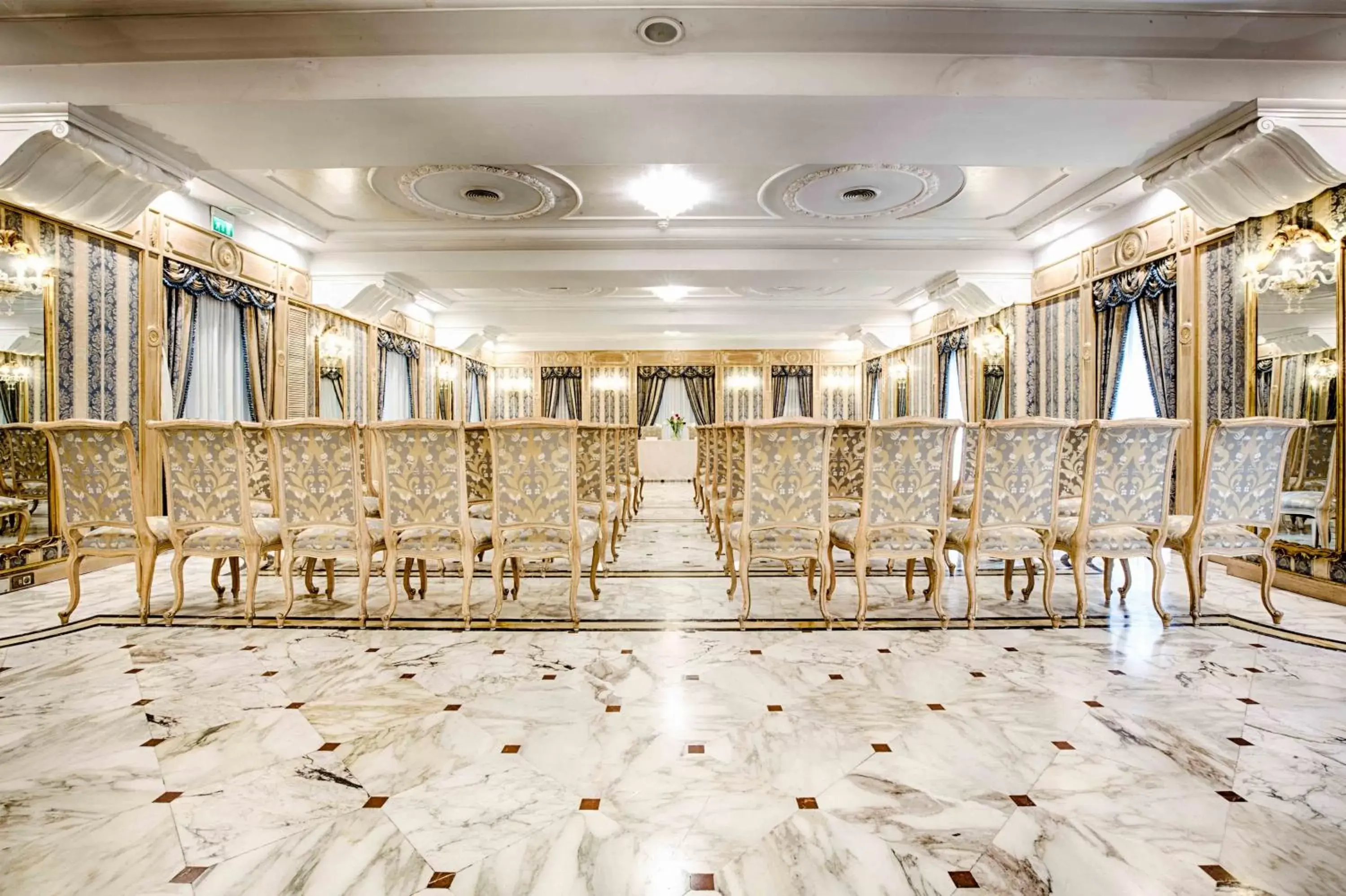 Seating area, Banquet Facilities in Grand Hotel Des Bains