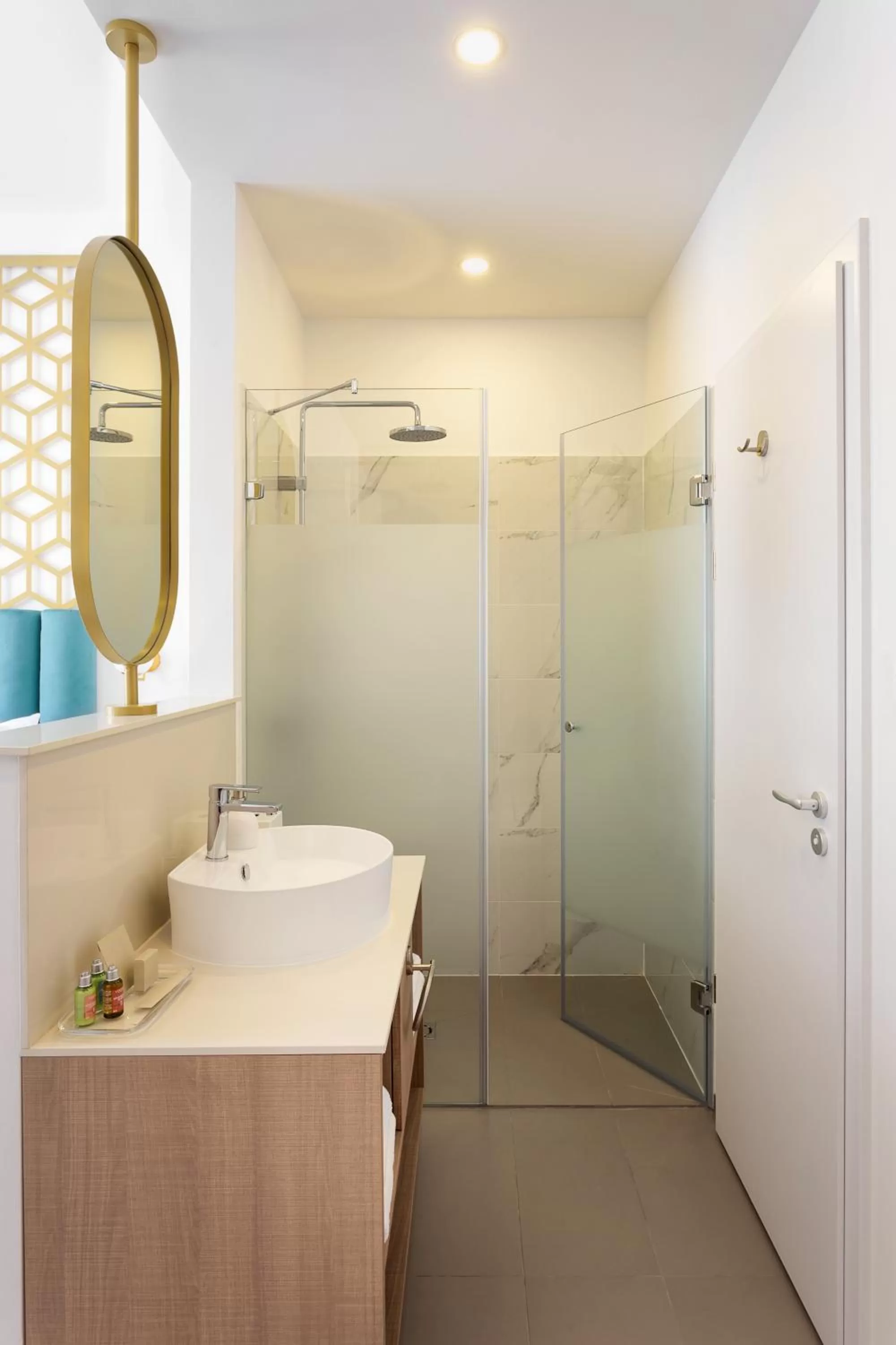 Toilet in Mera Hotel