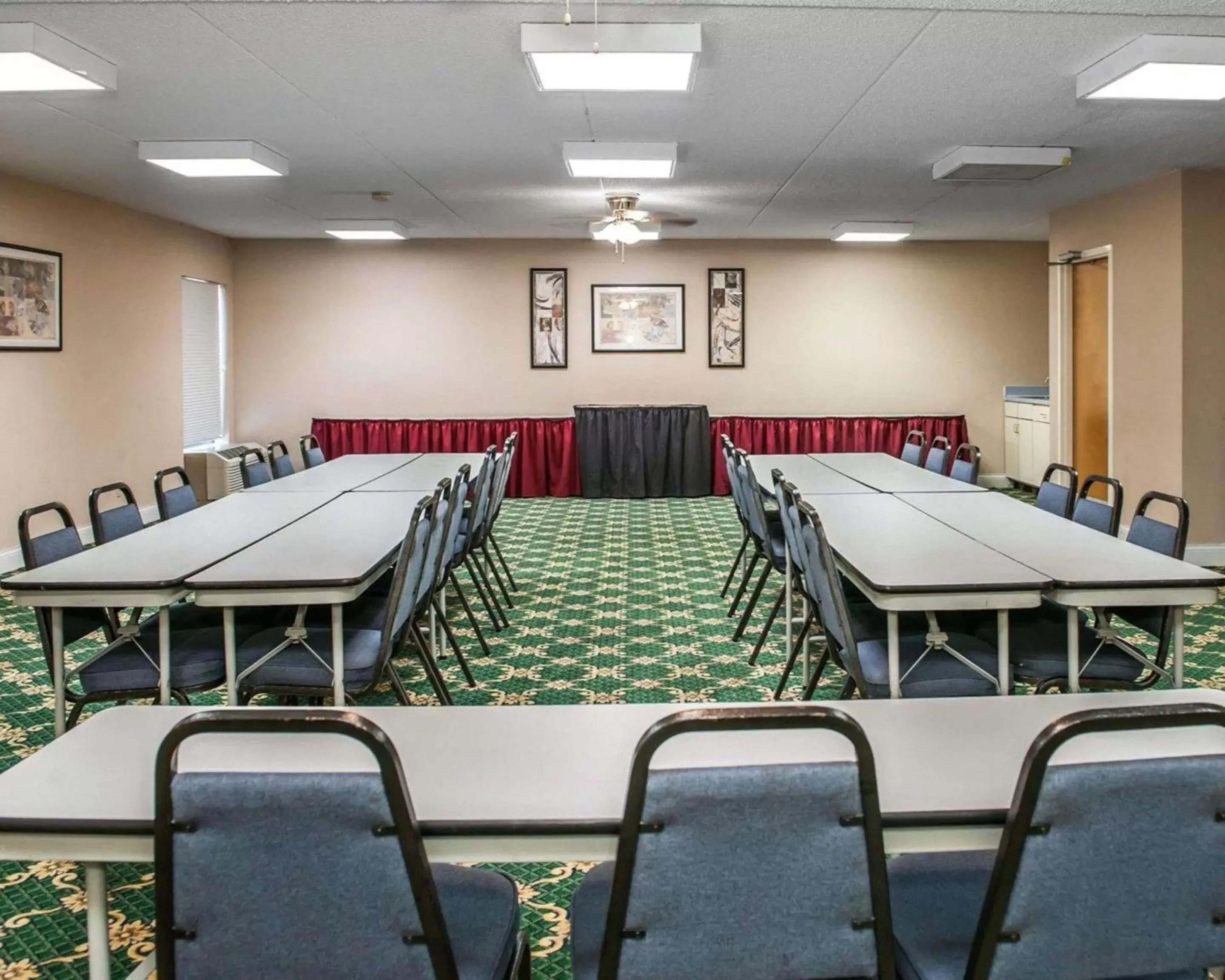 On site, Business Area/Conference Room in Quality Inn Rochester