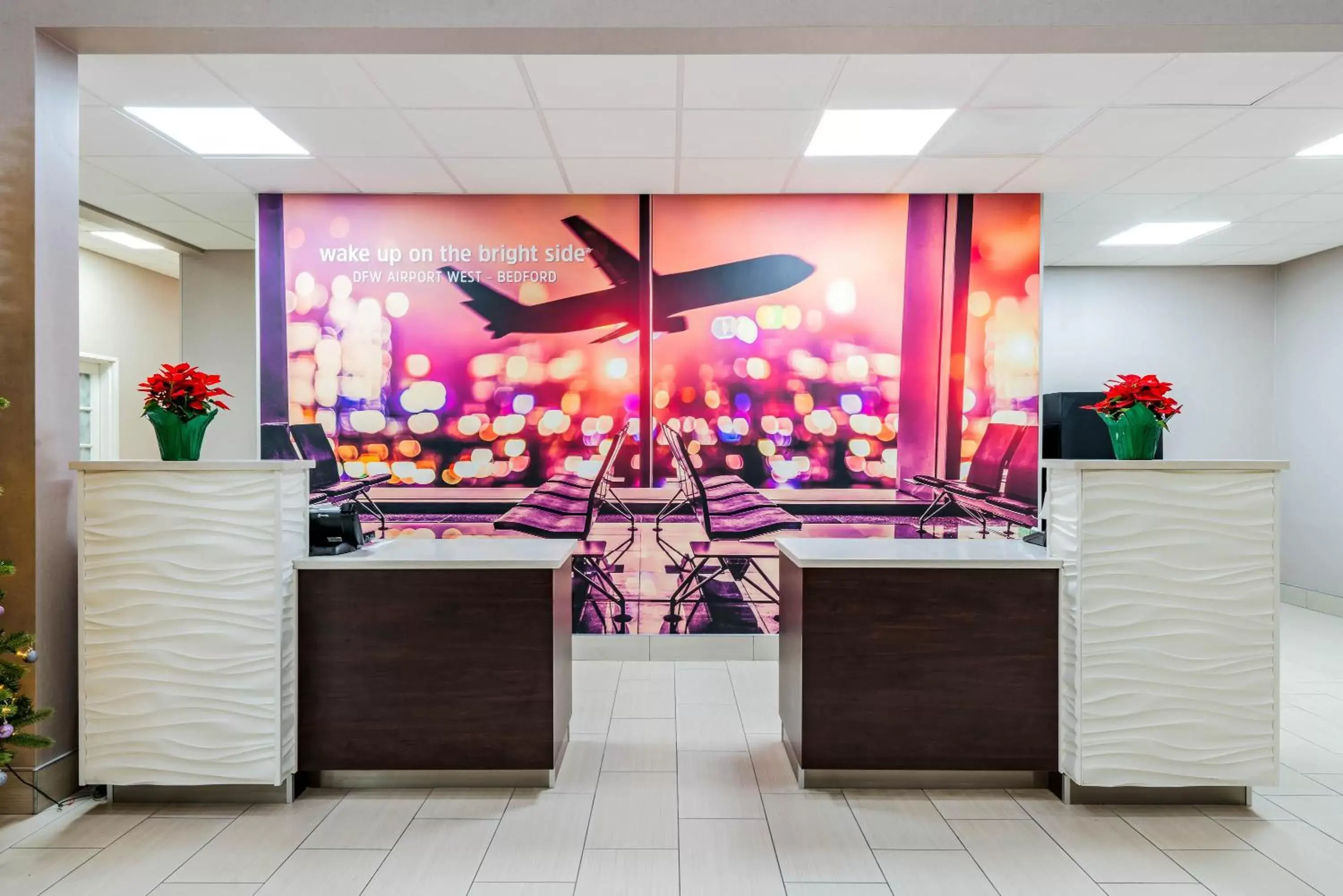 Lobby or reception in La Quinta by Wyndham DFW Airport West - Bedford Lobby or reception in La Quinta by Wyndham DFW Airport West - Bedford