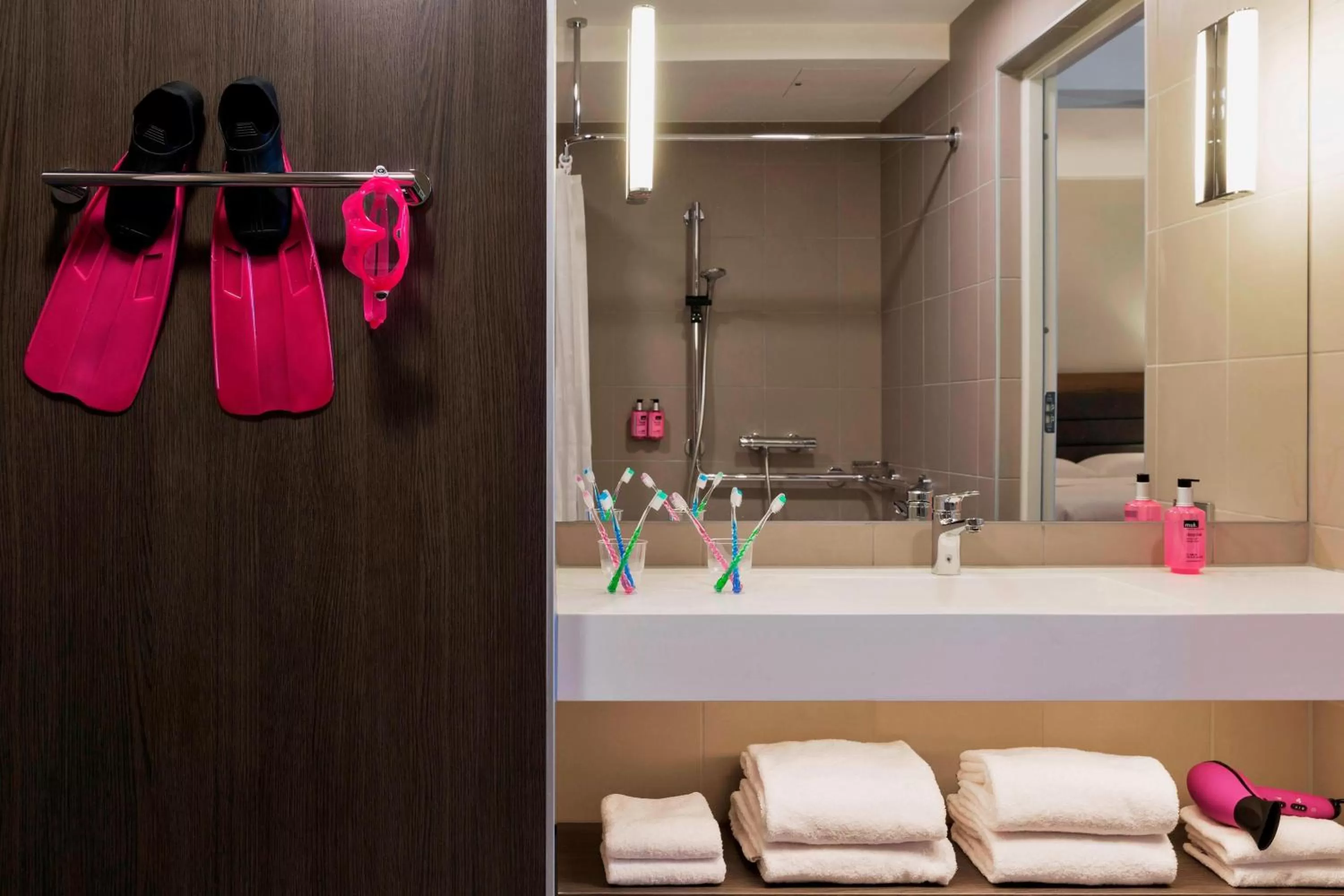 Bathroom in MOXY Vienna Airport