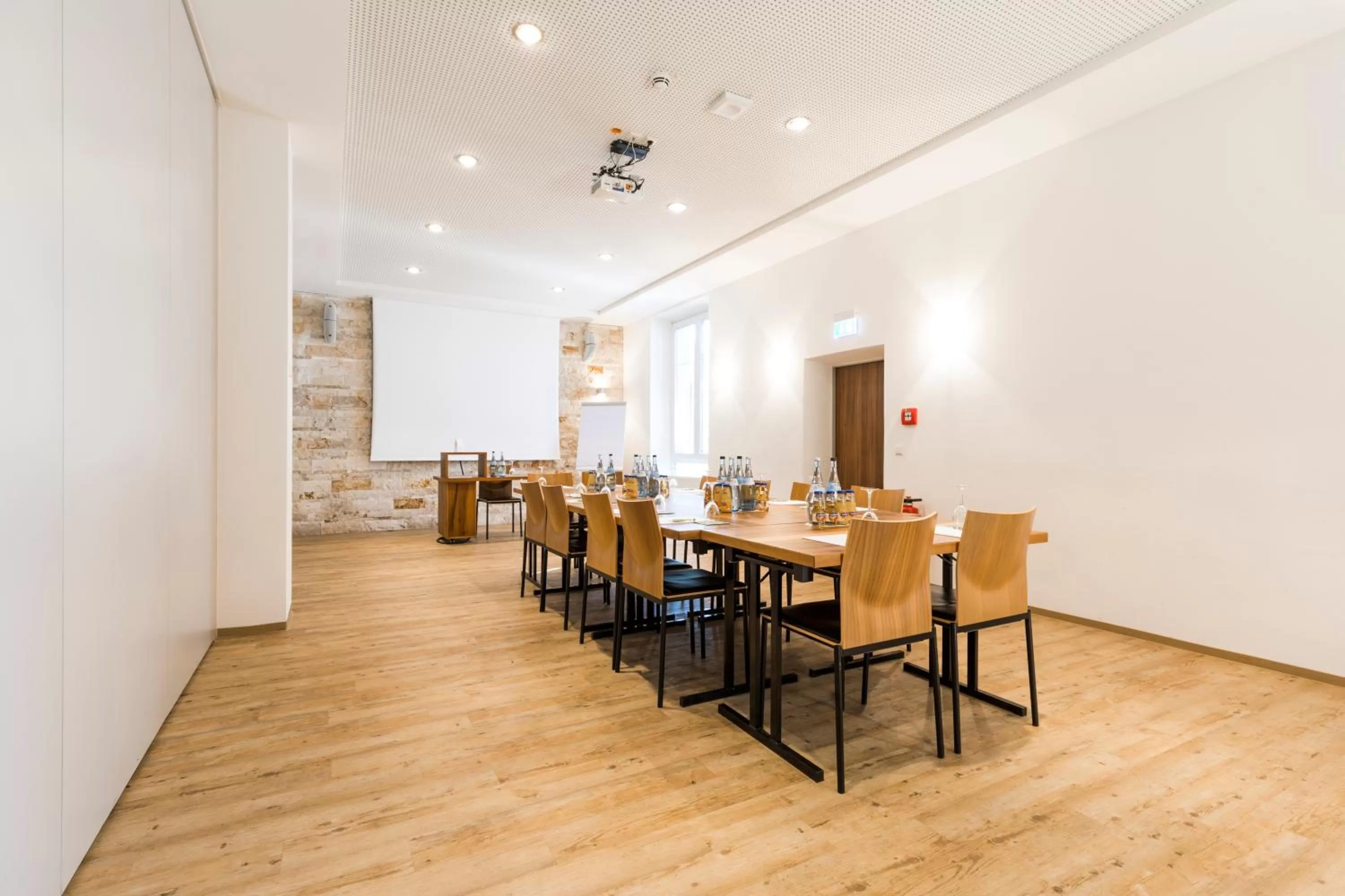 Meeting/conference room in RiKu HOTEL Neu-Ulm