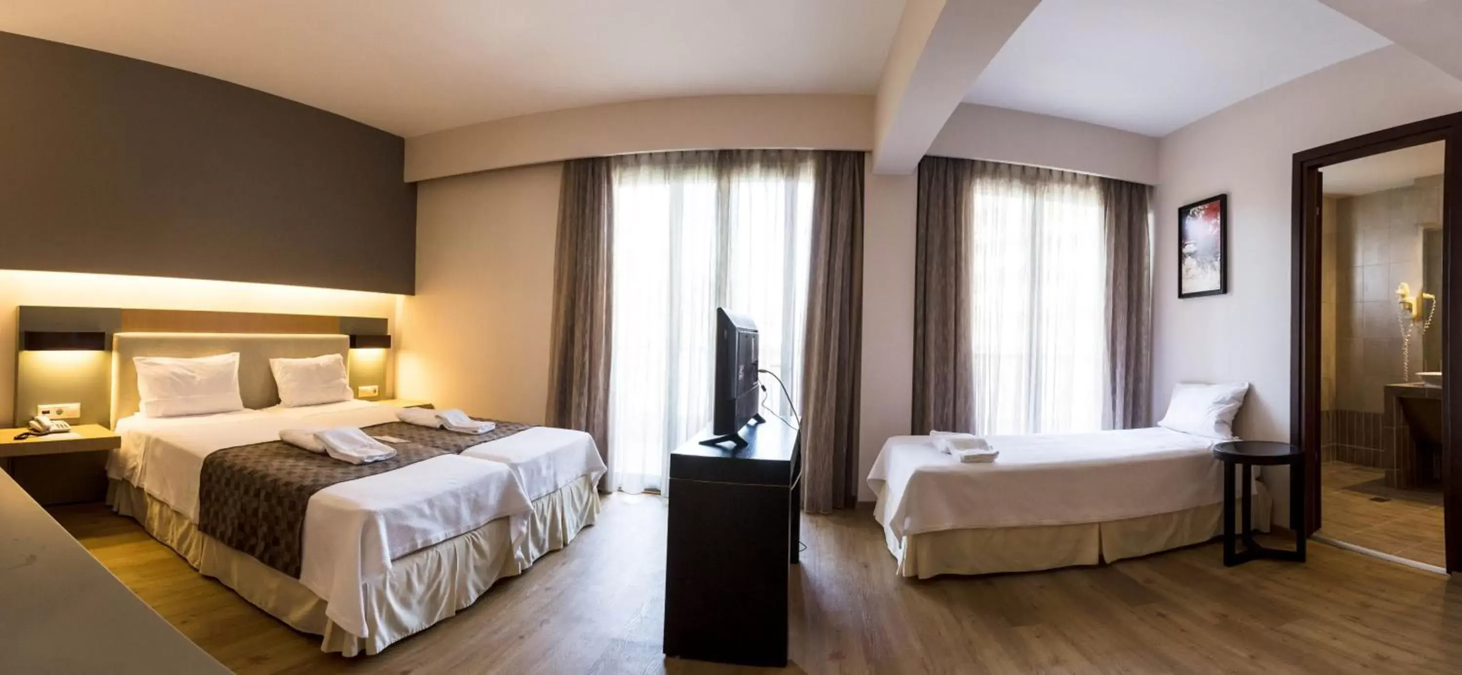 Photo of the whole room, Bed in Philippos Xenia Hotel