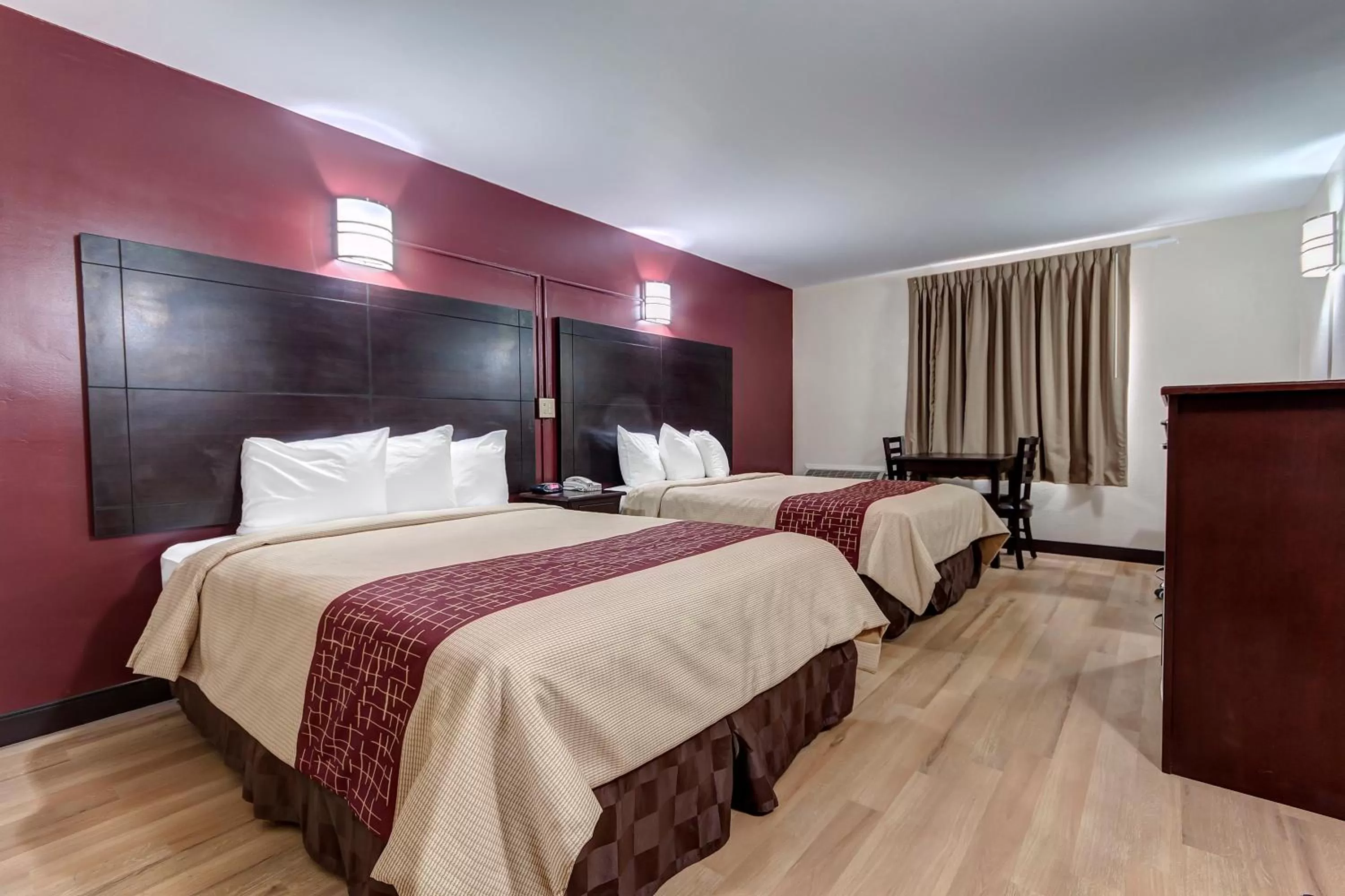 Photo of the whole room, Bed in Red Roof Inn Van Horn