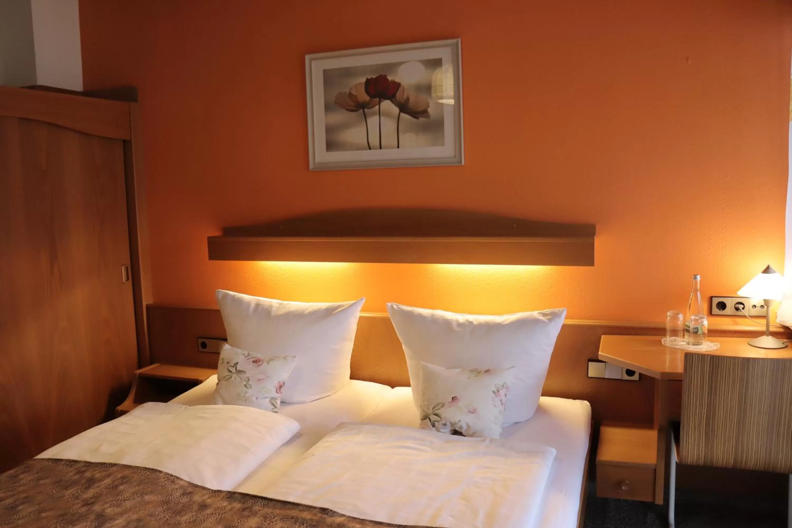 Photo of the whole room, Bed in Haus Hubertus