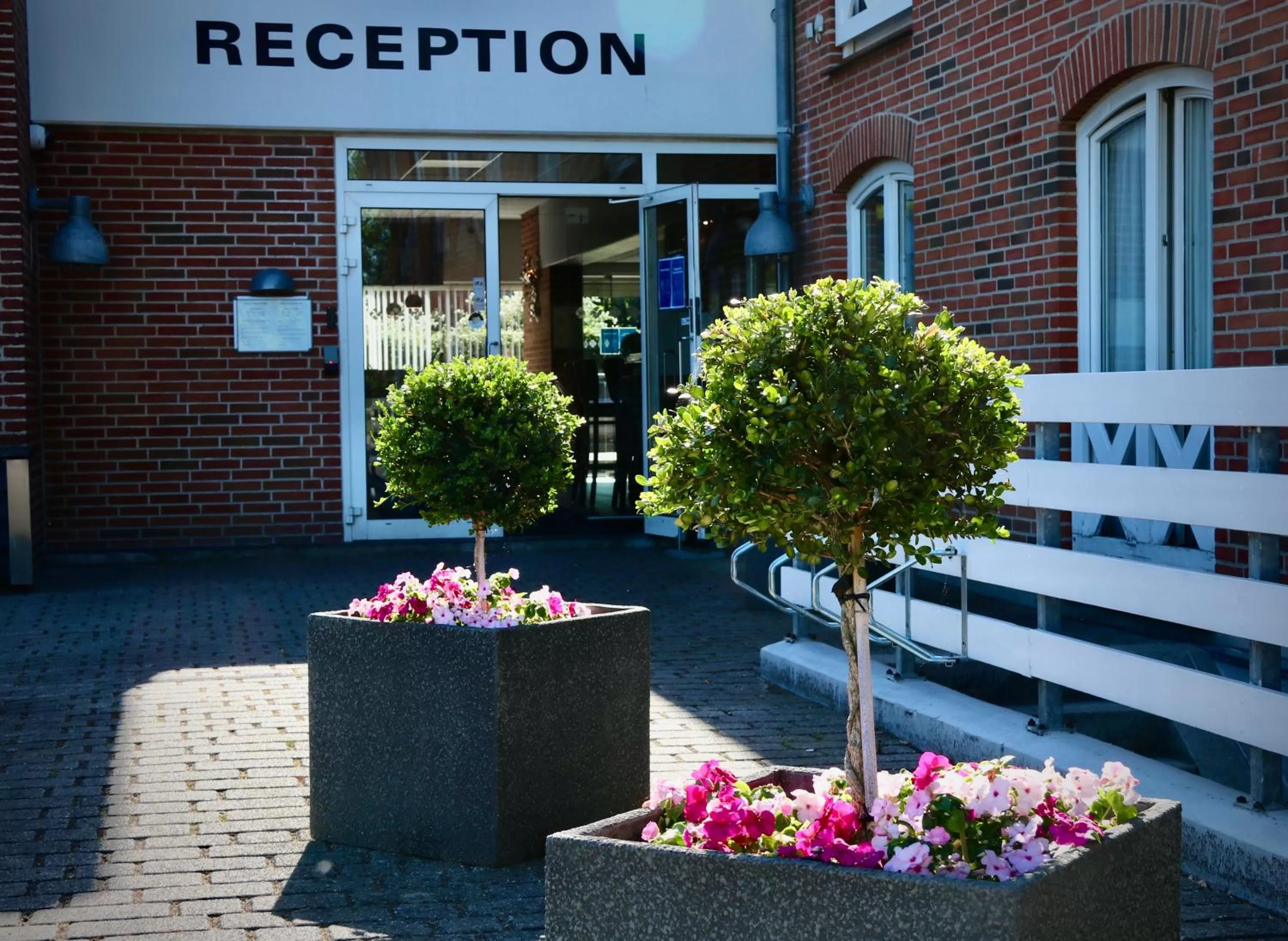 Facade/entrance in Taastrup Park Hotel
