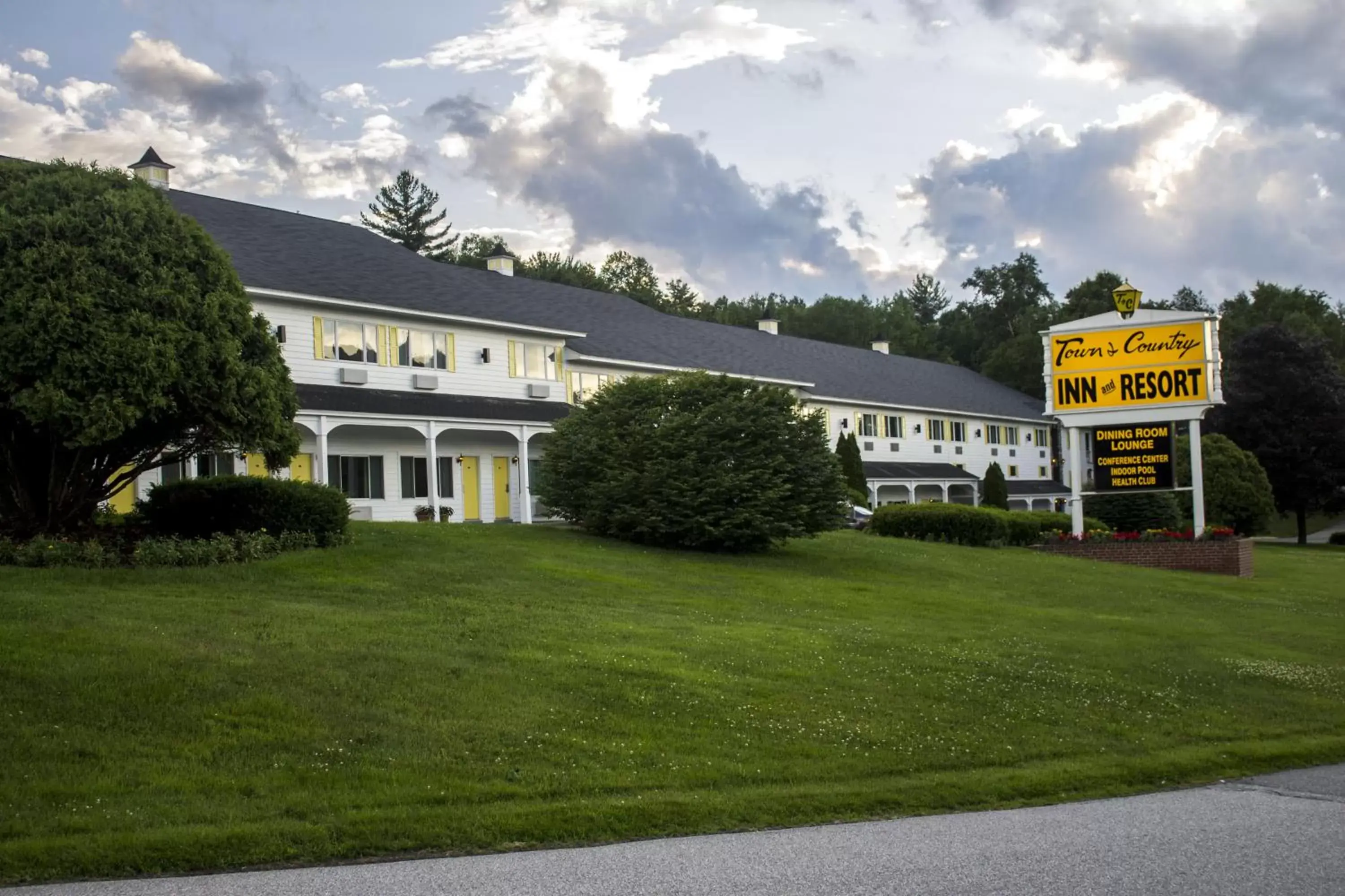Property Building in Town And Country Motor Inn