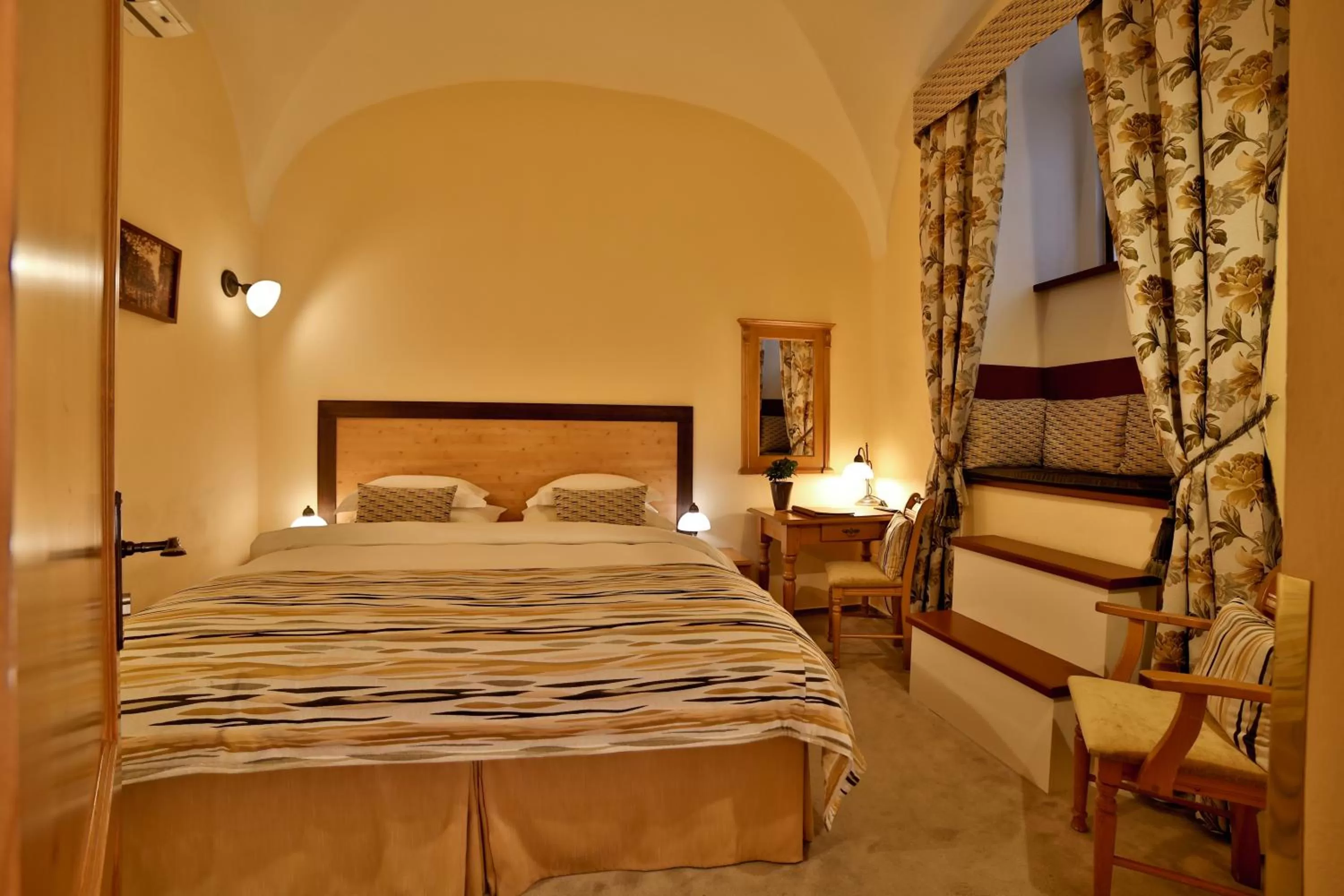 Standard Double Room in Questenberg Hotel