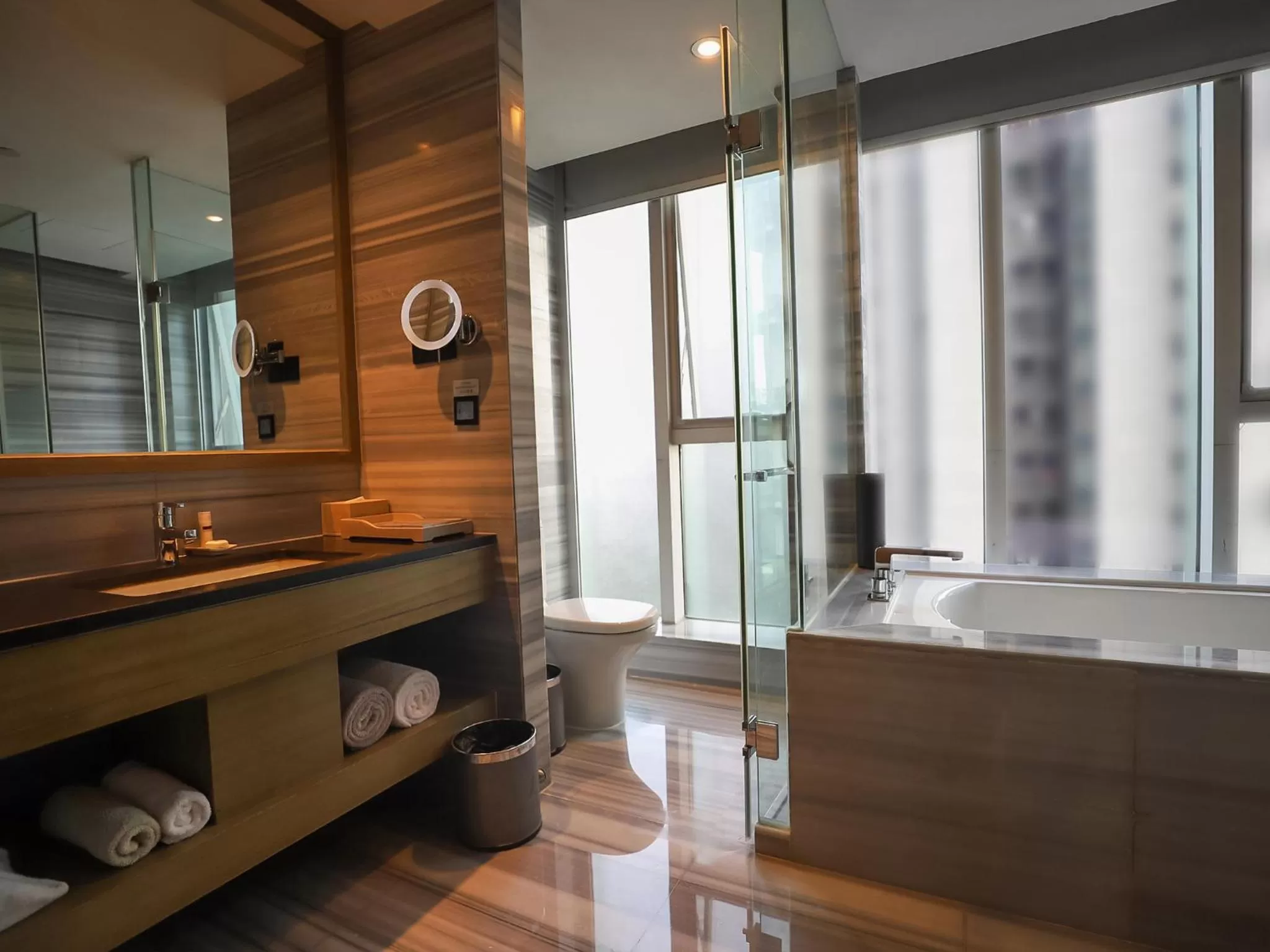 Bath in Rhombus Park Aura Chengdu Hotel