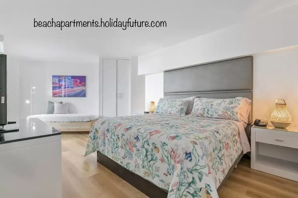 Photo of the whole room, Bed in Beach Apartments by Avi Real Estate
