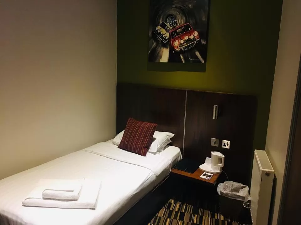 Bed in The Commercial Hotel