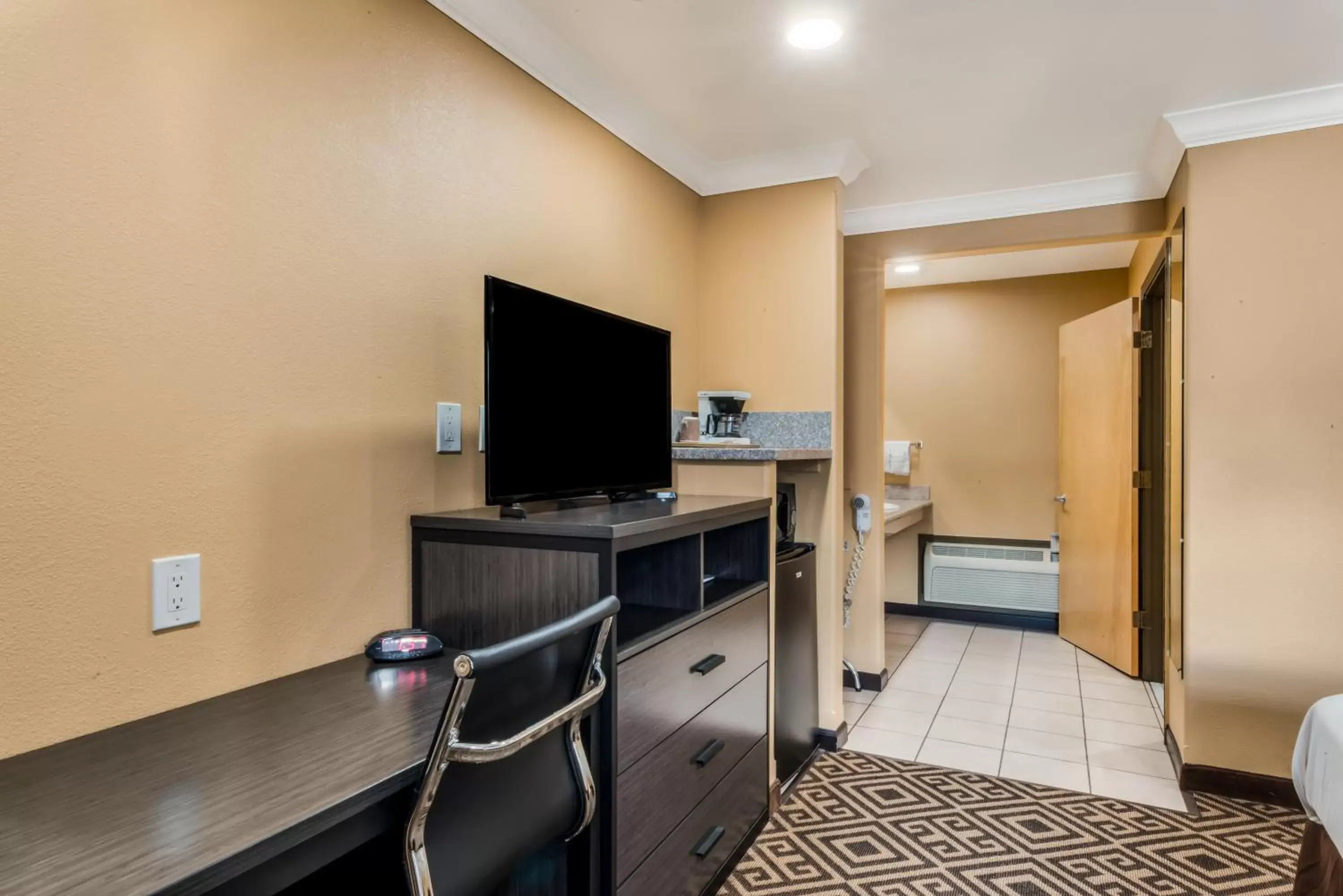 TV/Entertainment Center in Americas Best Value Inn - Ukiah