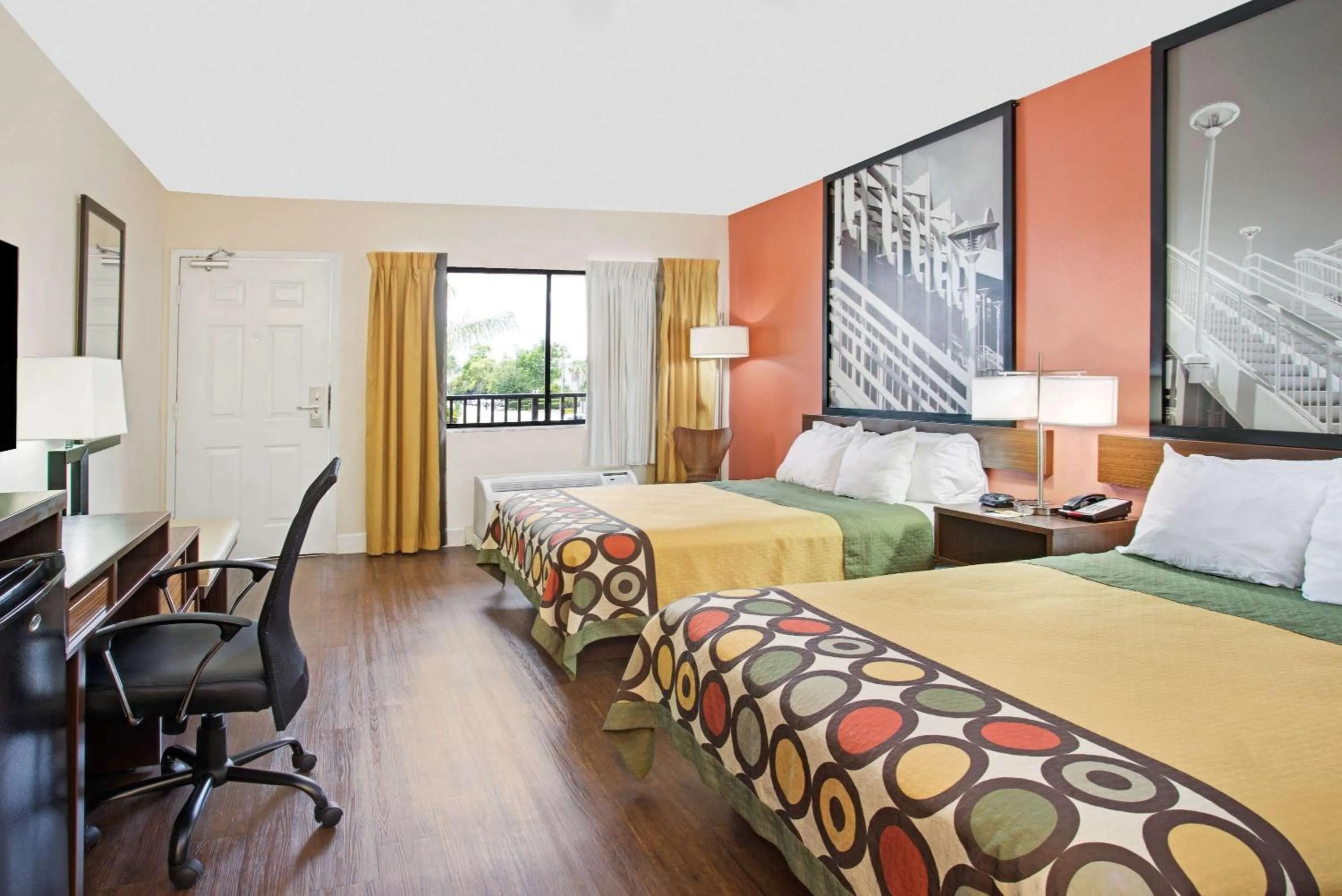 Photo of the whole room, Bed in Super 8 by Wyndham Orlando International Drive