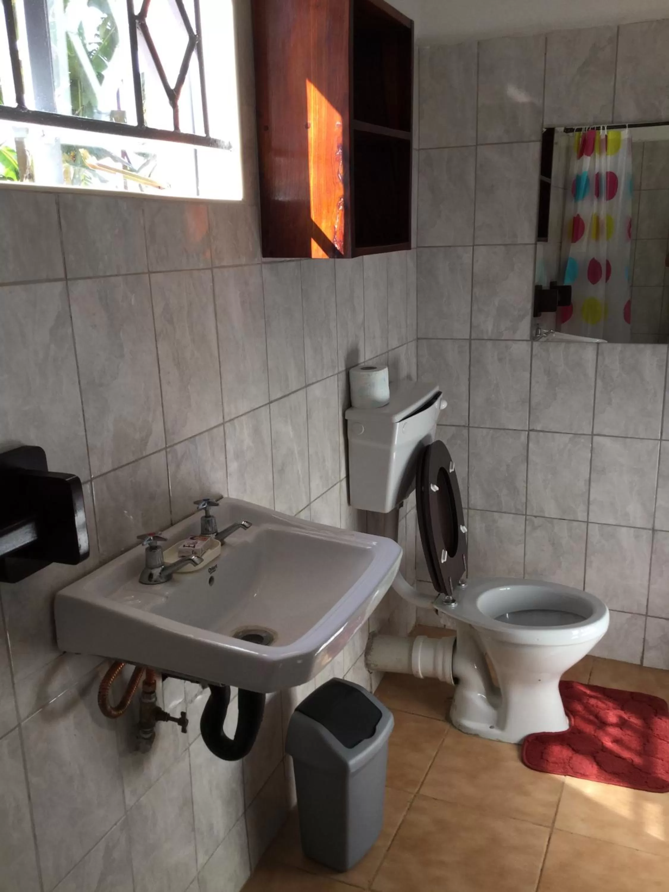 Toilet in Tabonina Bis