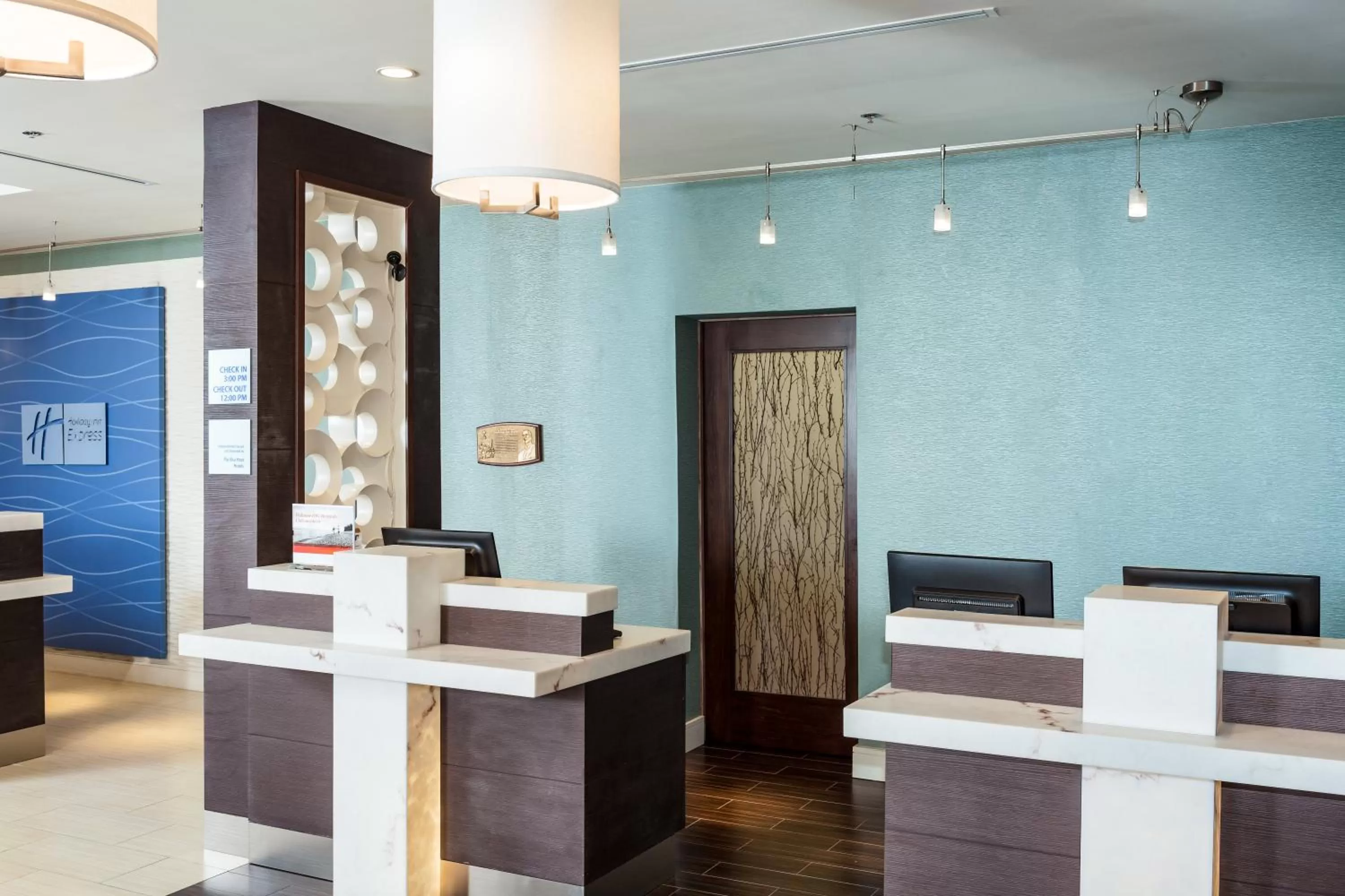 Property building, Bed in Holiday Inn Express at Monterey Bay by IHG