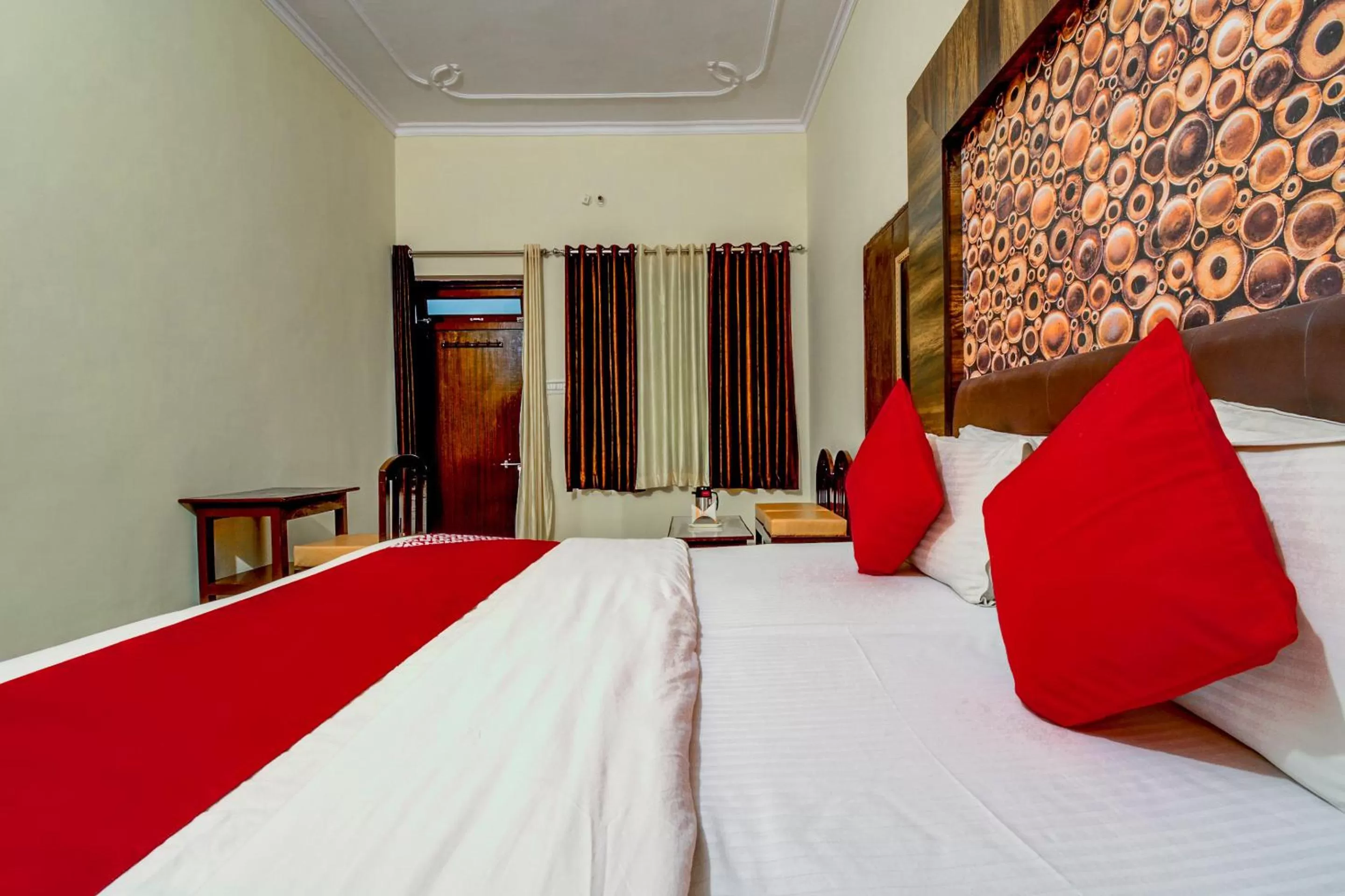 Bed in Hotel Saif Ranthambhore