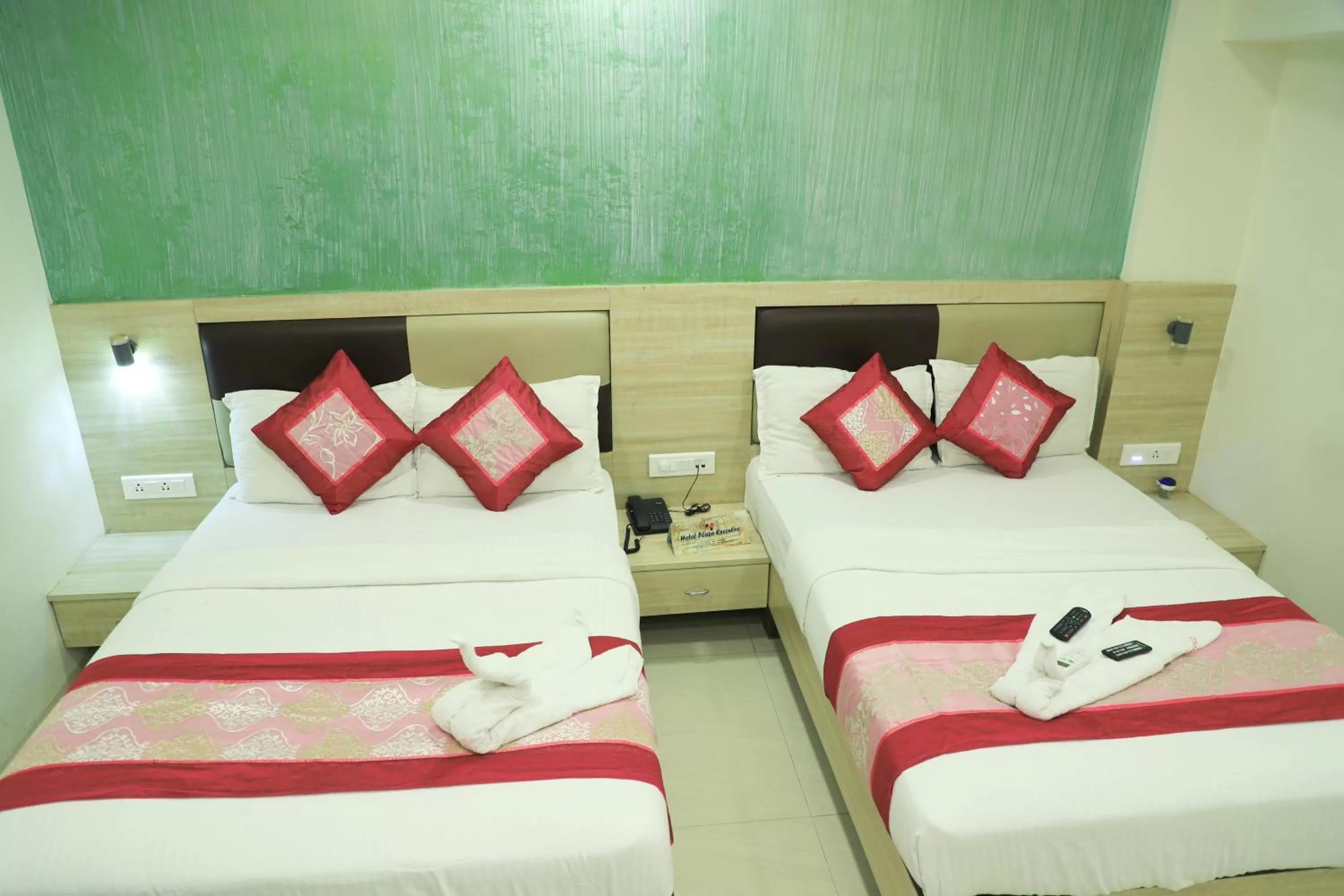 Bedroom, Bed in Hotel Plaza Executive - near BKC