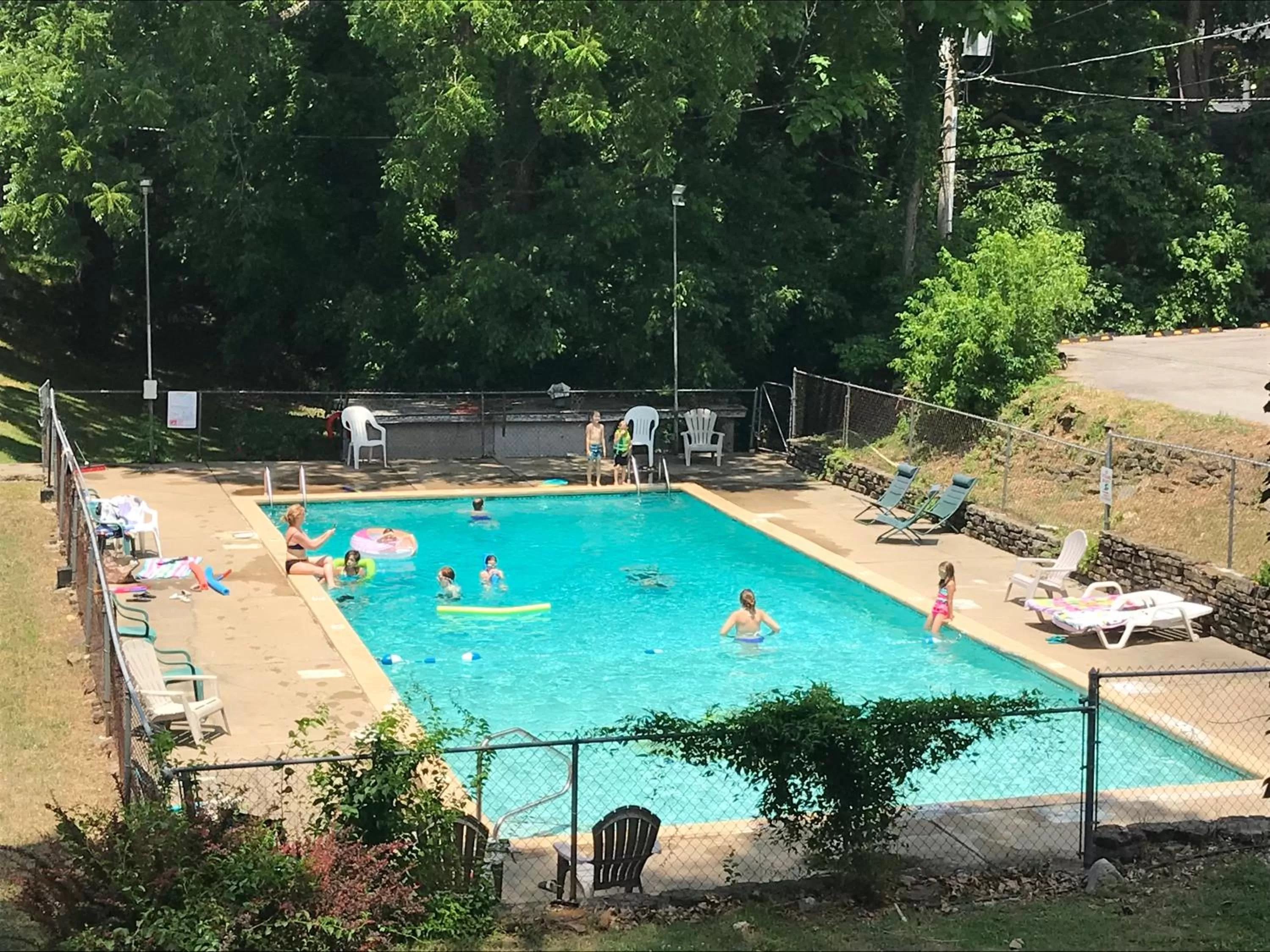 Swimming Pool in The Wanderoo Lodge