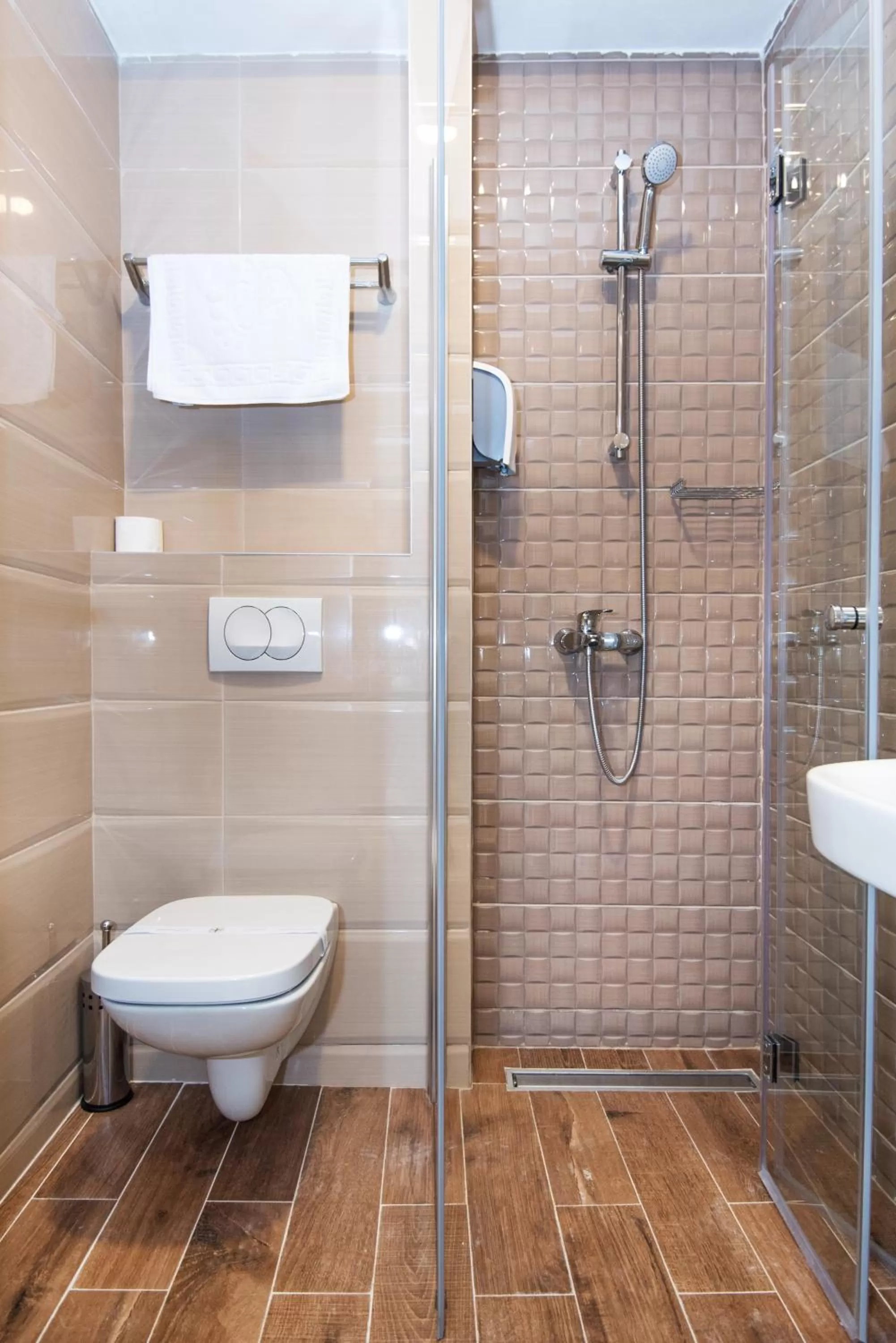 Shower in Hotel Vlaho