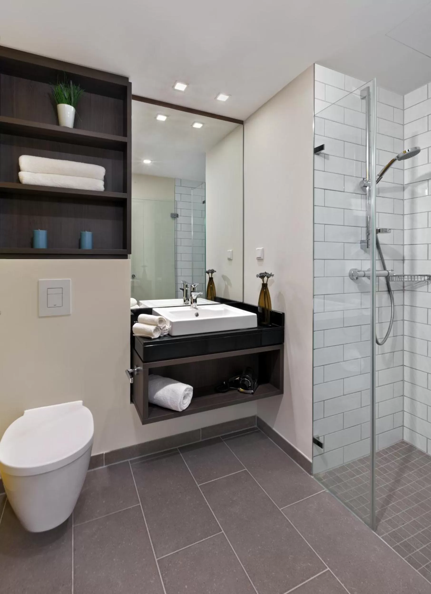 Bathroom in Citadines City Centre Frankfurt