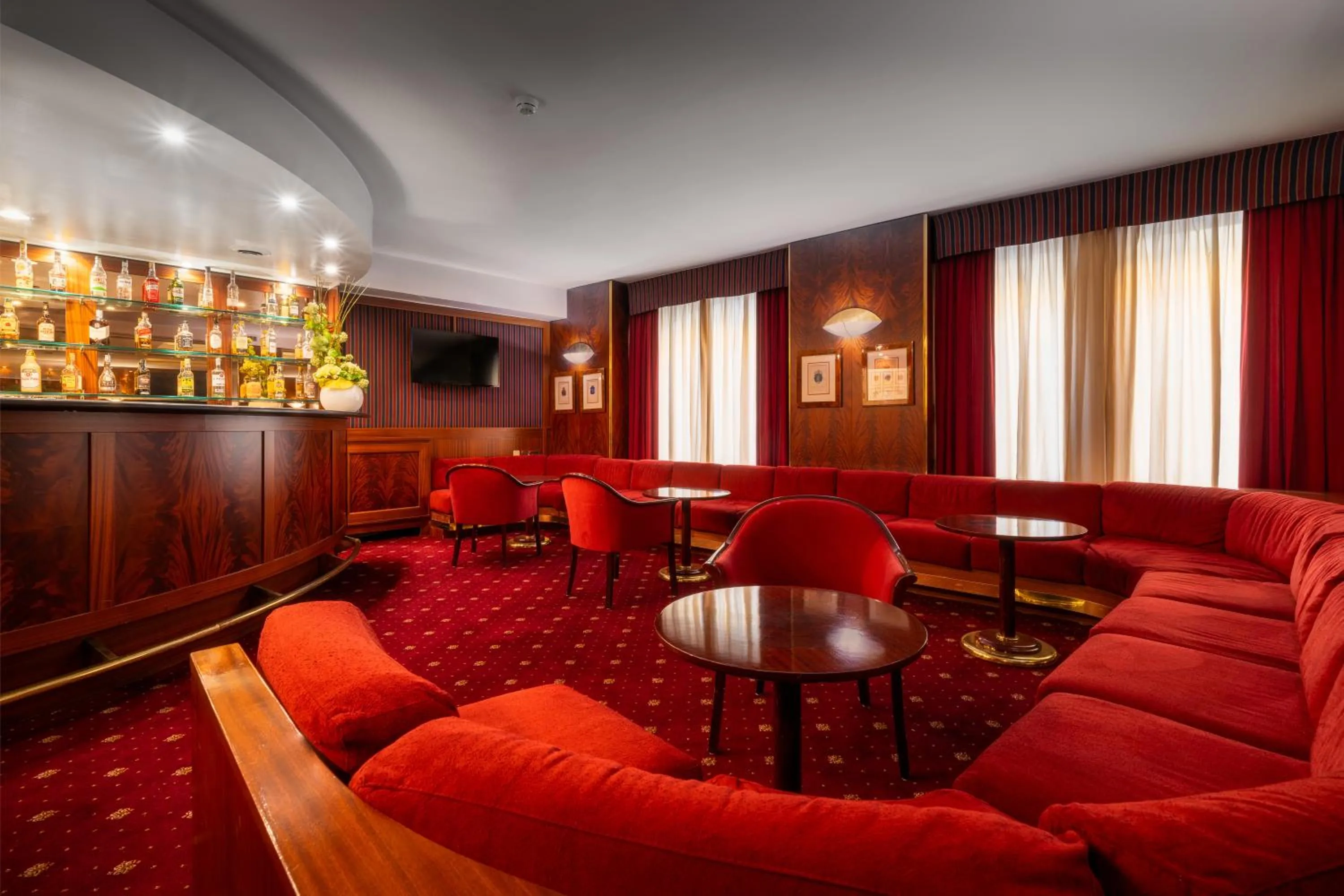 Lounge or bar in Hotel Crivi's