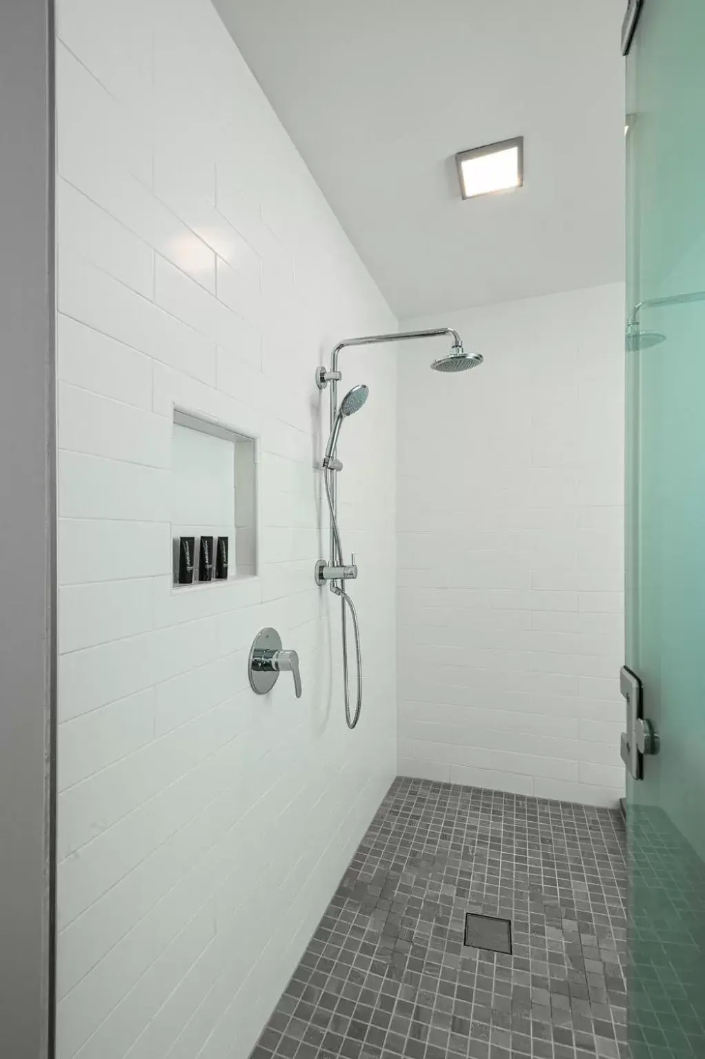 Shower, Bathroom in Drey Hotel