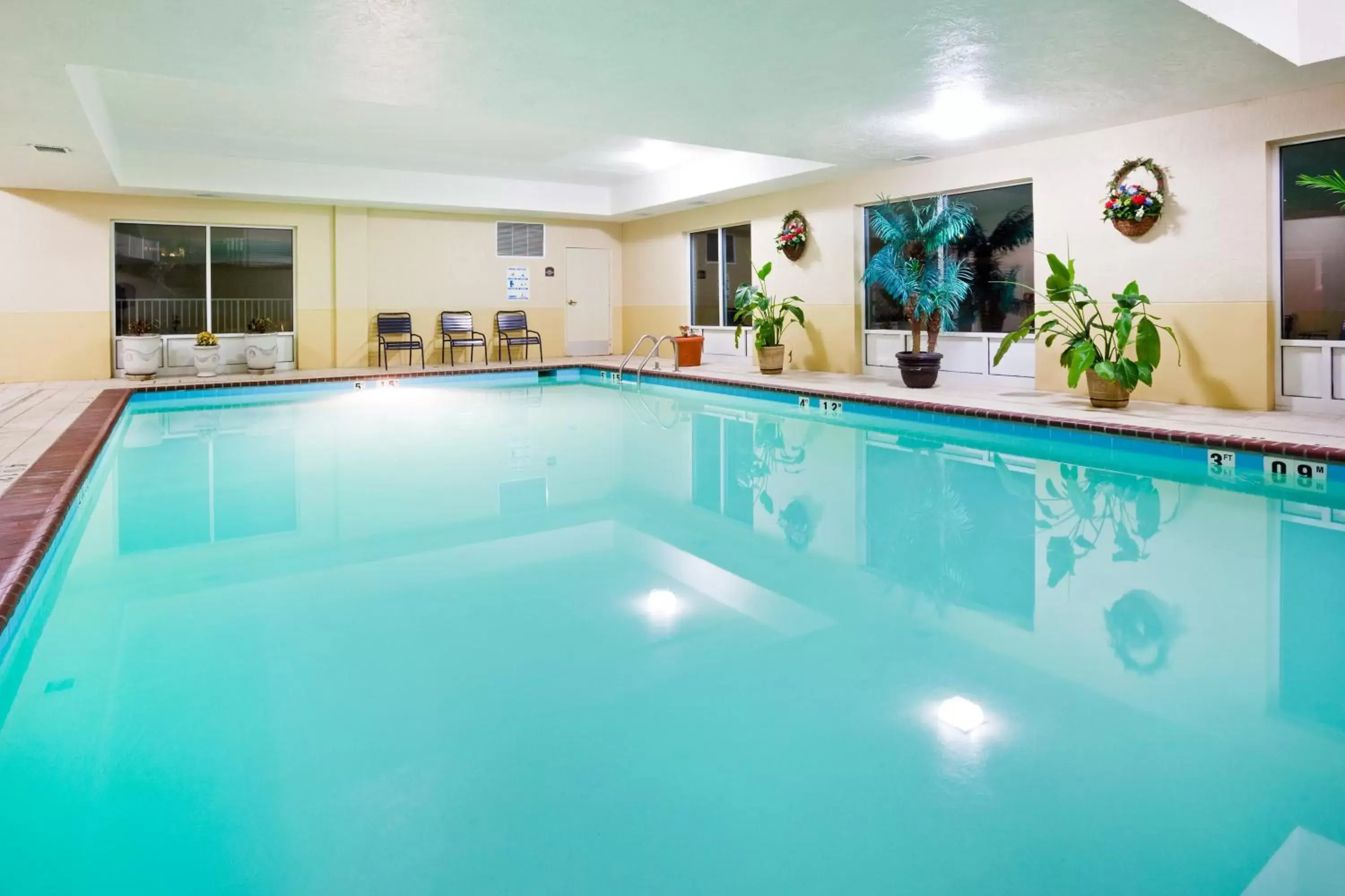 Swimming Pool in Holiday Inn Express Hotel & Suites London, an IHG Hotel