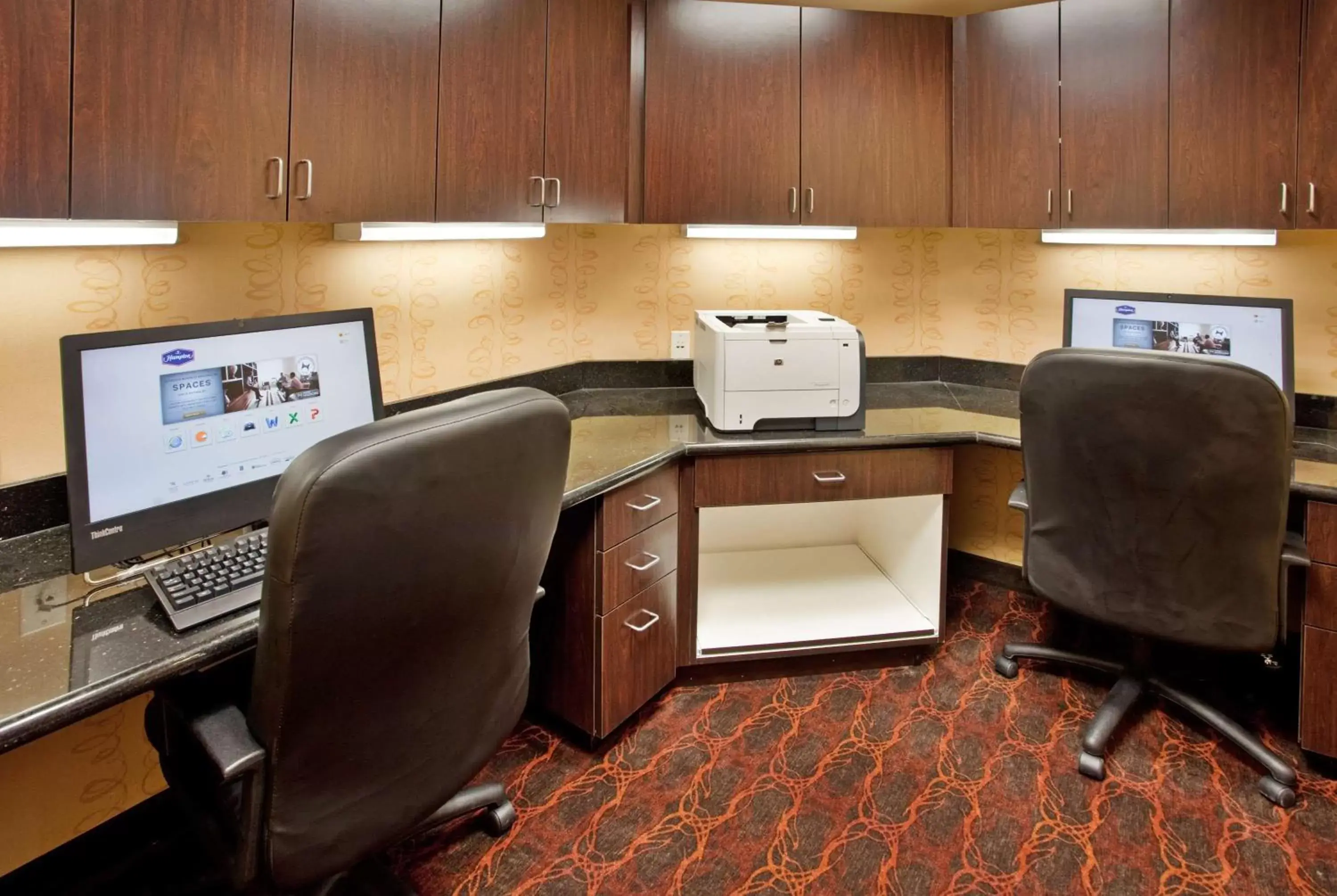 Business facilities, Business Area/Conference Room in Hampton Inn & Suites Dickinson ND