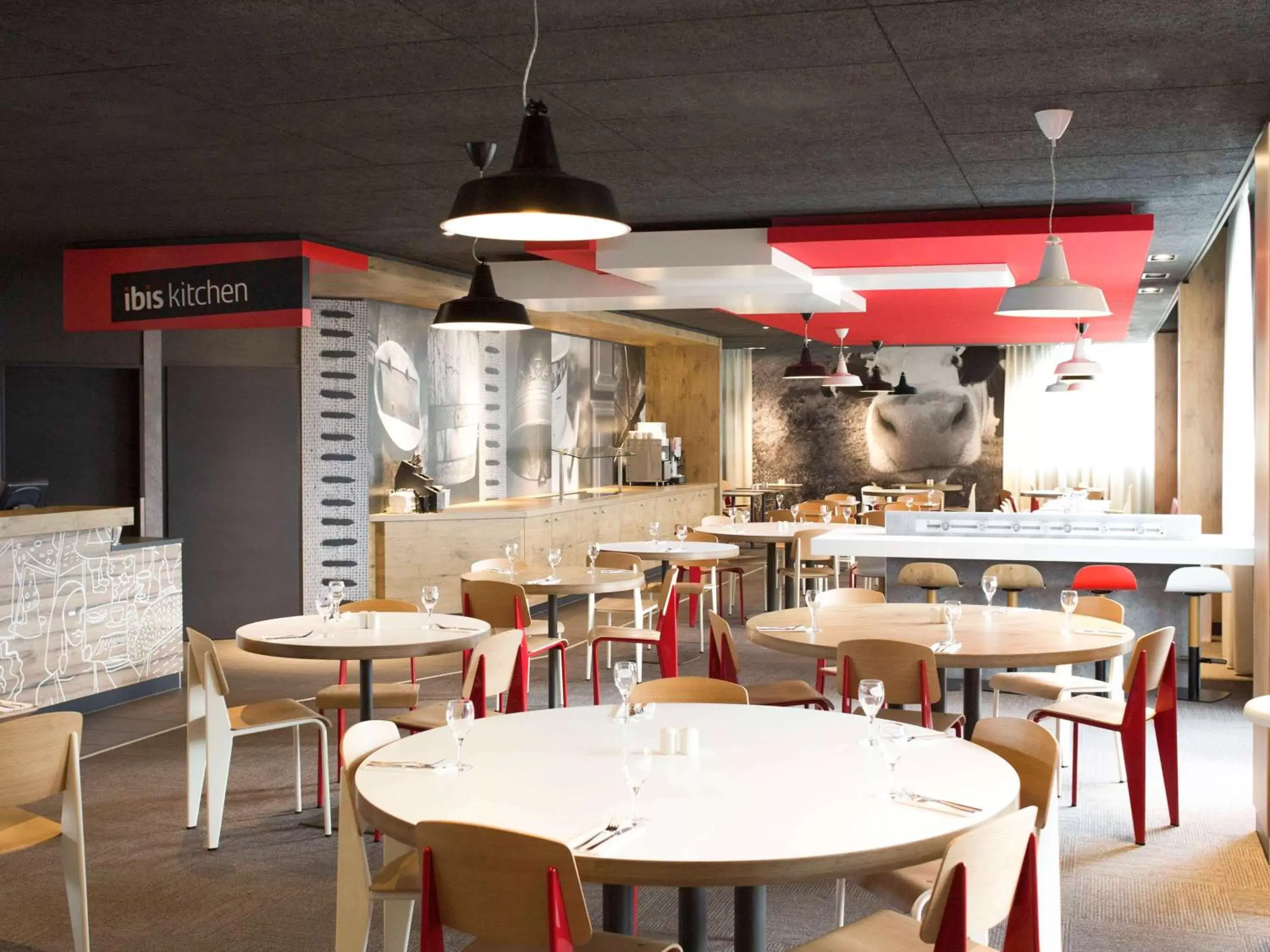 Restaurant/Places to Eat in ibis Lausanne Crissier